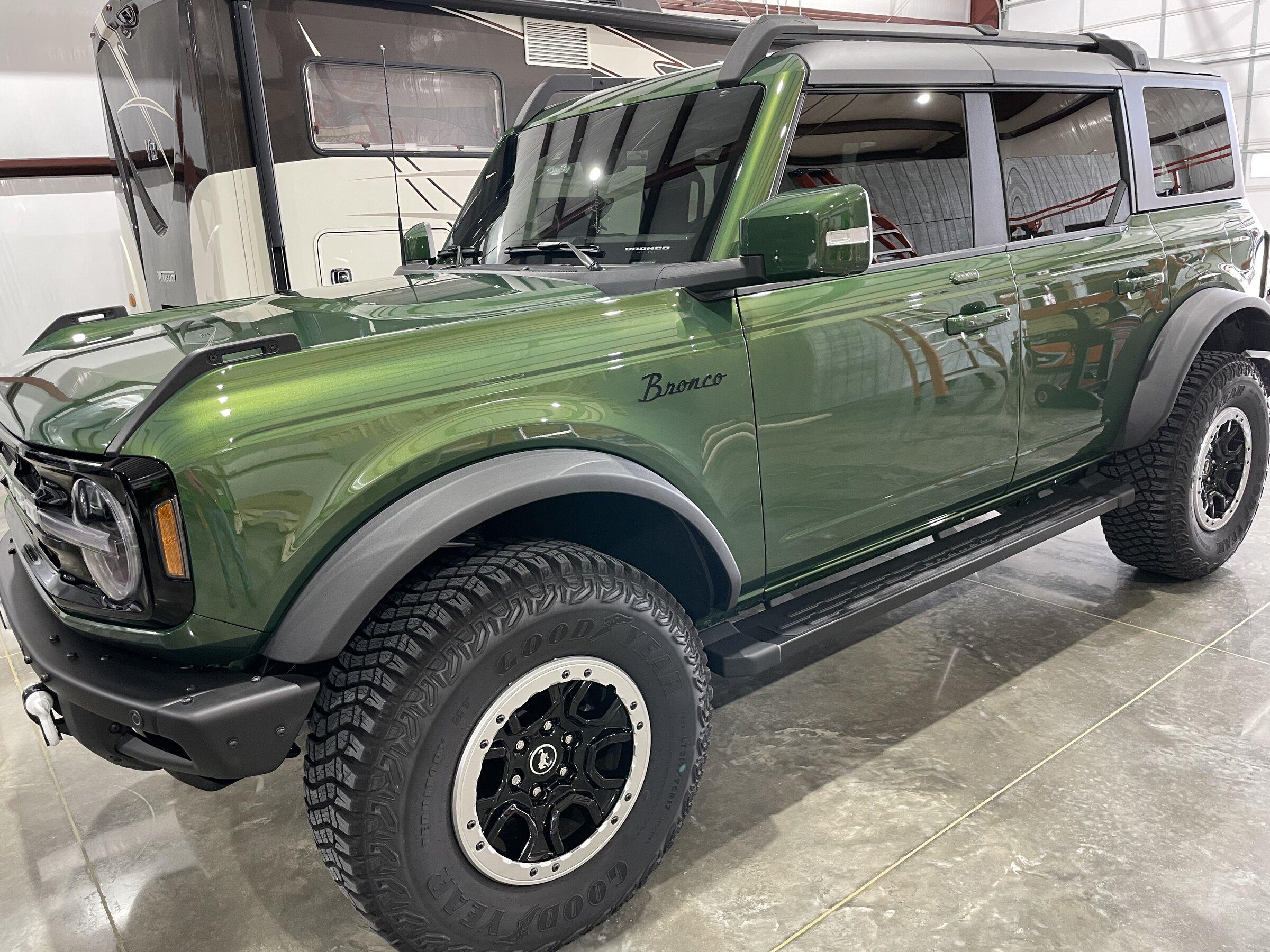 Ford Bronco ERUPTION GREEN Bronco Club 58FD75EF-B296-44EE-BD74-C36837120CA4