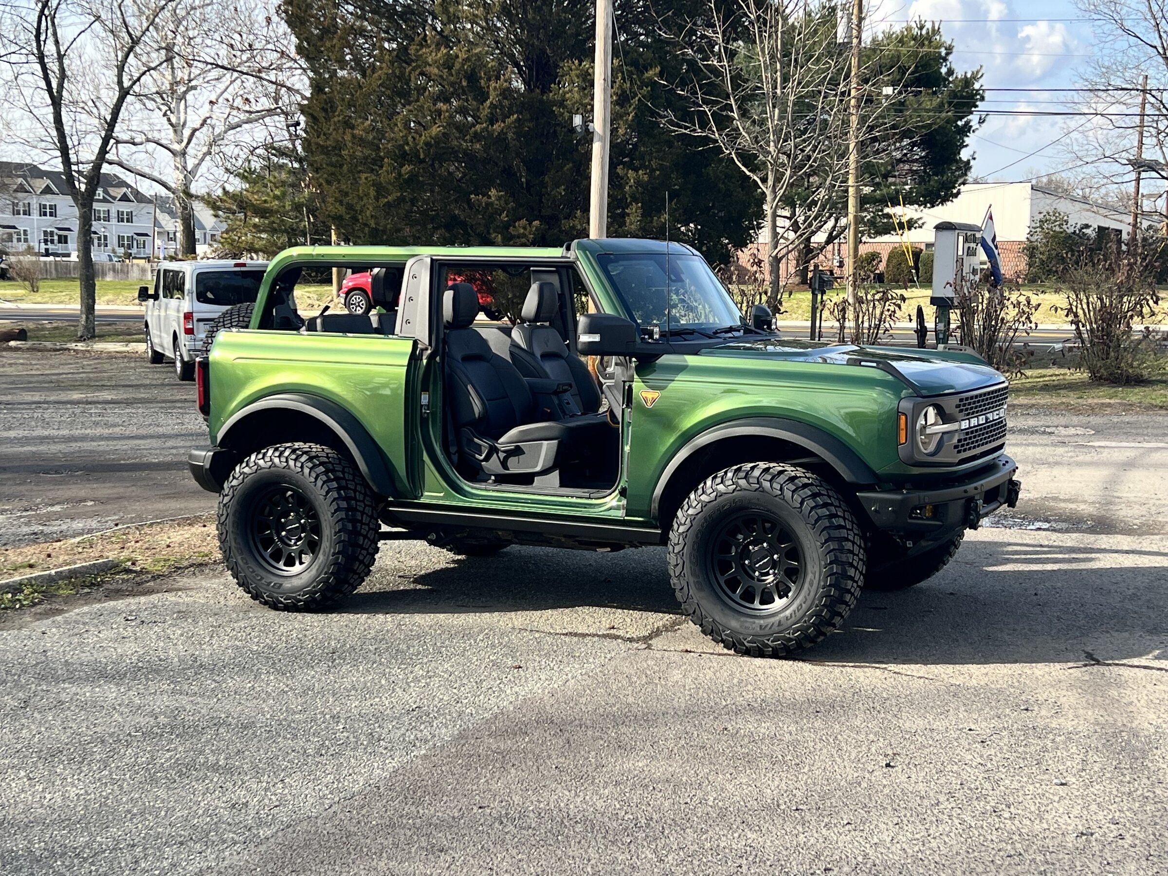 Ford Bronco ERUPTION GREEN Bronco Club 089447BE-E3BC-42F3-9297-5046753C491B