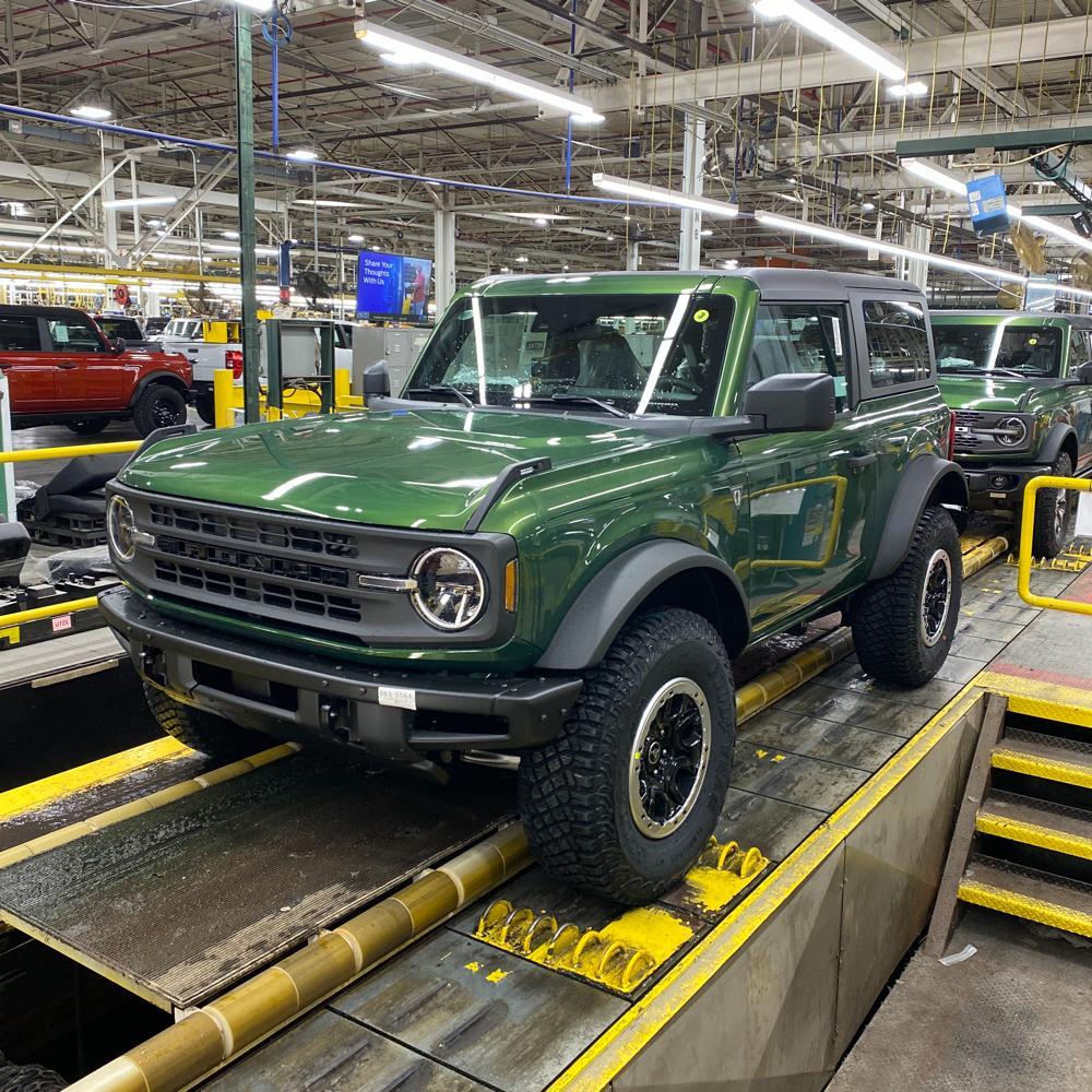 Ford Bronco ERUPTION GREEN Bronco Club 193E8D23-AF8A-4E18-8EF5-FE4759A6441F