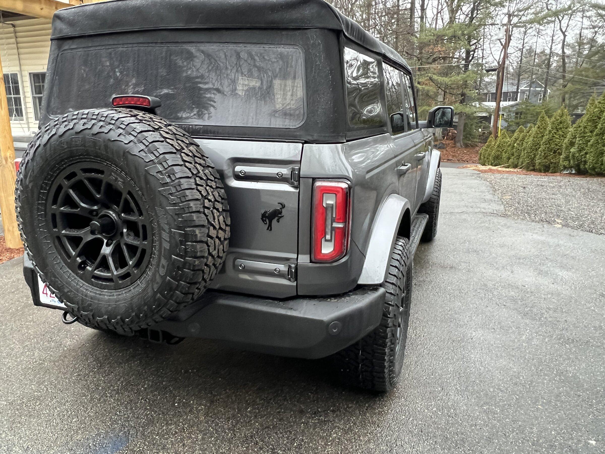 Ford Bronco CARBONIZED GRAY Bronco Club A16C071A-29EF-48C3-89F7-3E27248CE69B