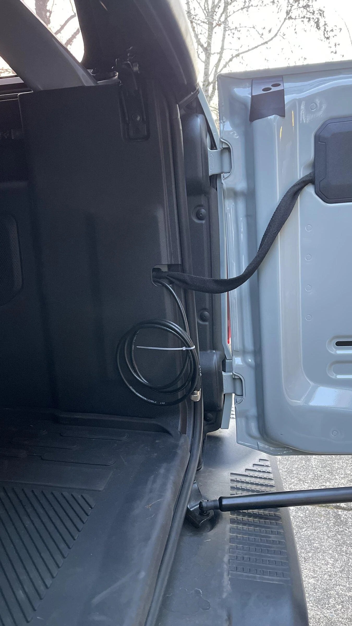 Ford Bronco GMRS Radio install? Antenna and mic location 3E8F1E9A-2CAB-4655-9C56-44A5BDA1A25D
