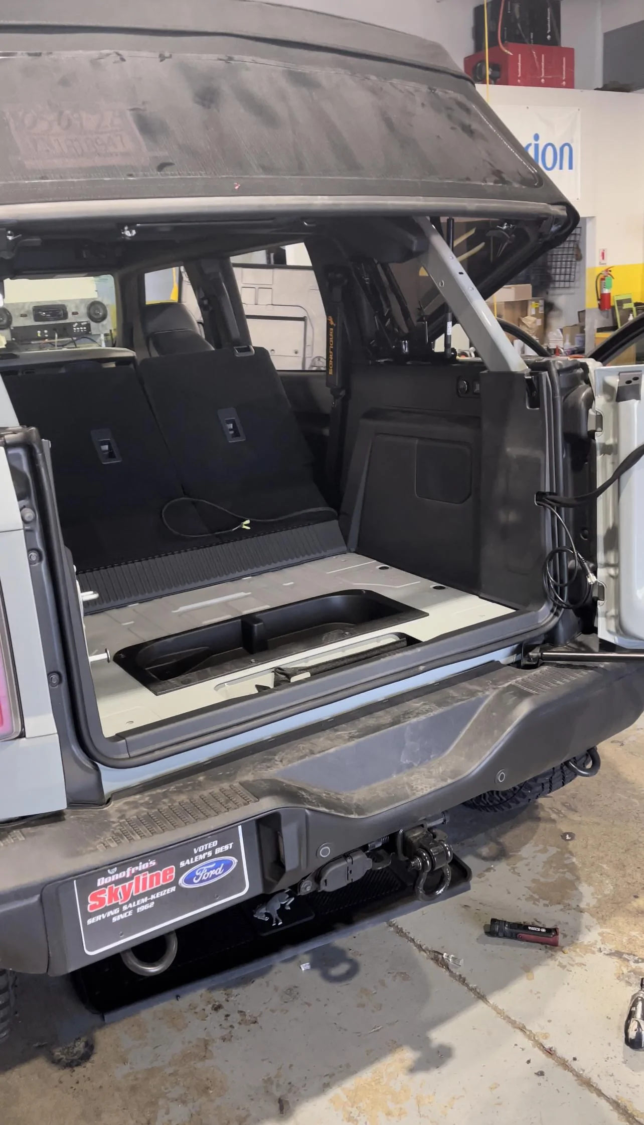 Ford Bronco B&O sub removal and replacement with a JL W7 quick disconnect 35B33C92-57CE-4D25-BA3F-0BEAF44634A0