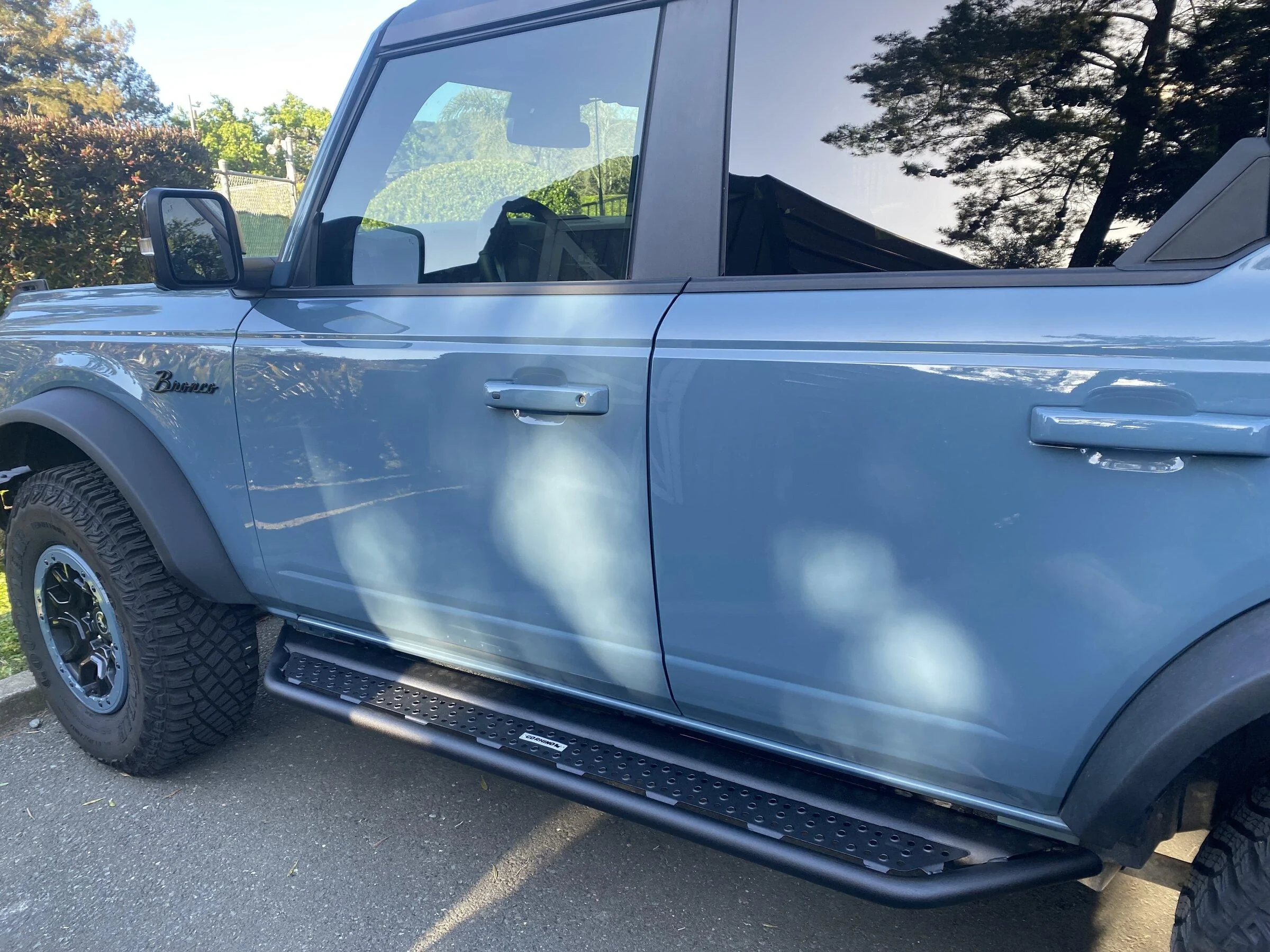 Ford Bronco GoRhino D6 Steps Installed 0419EFBC-92A6-410A-A15C-131B9D75C56A