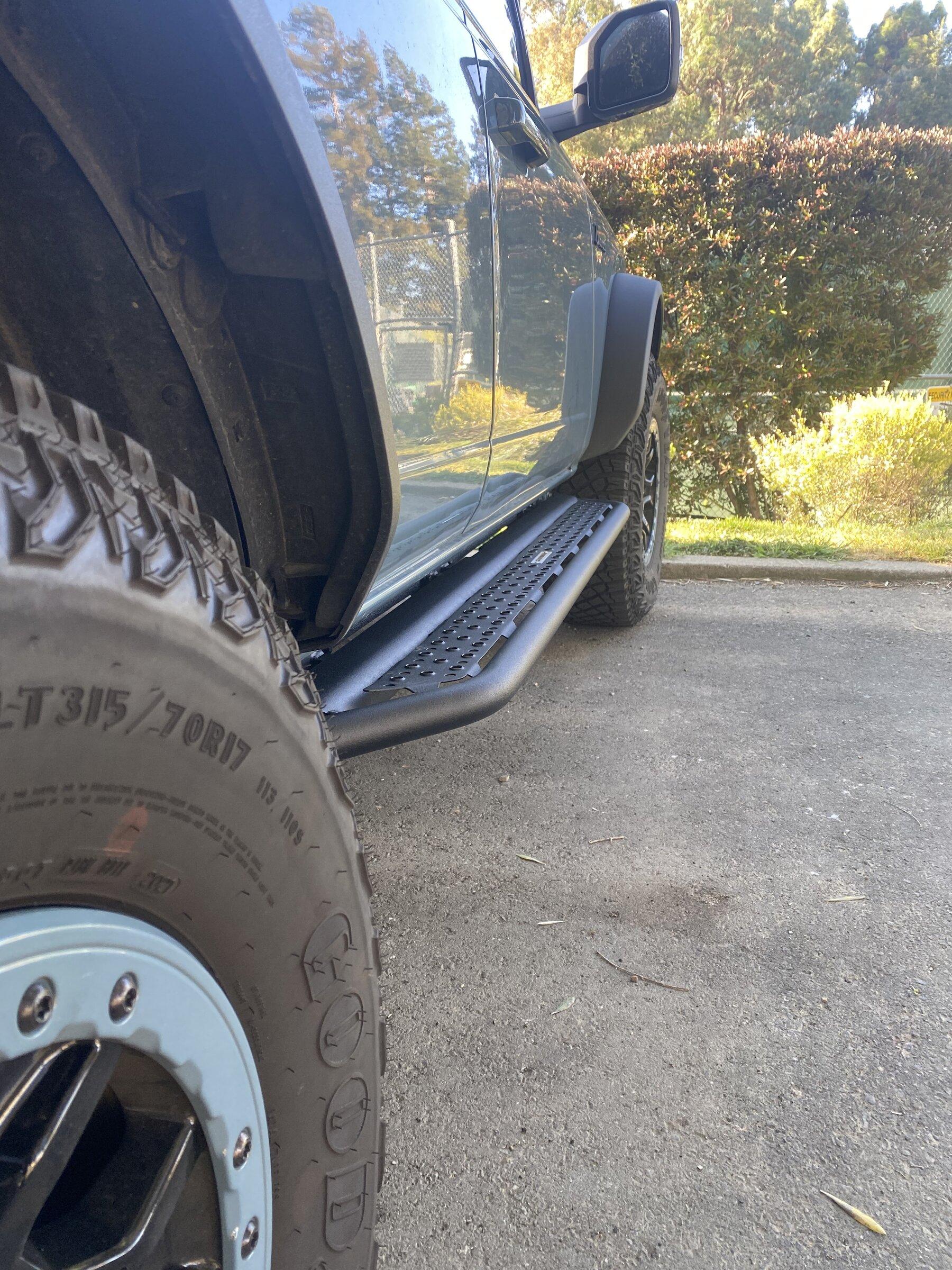 Ford Bronco GoRhino D6 Steps Installed 4D3627C9-862D-495C-9AB4-A8956CE2C28D