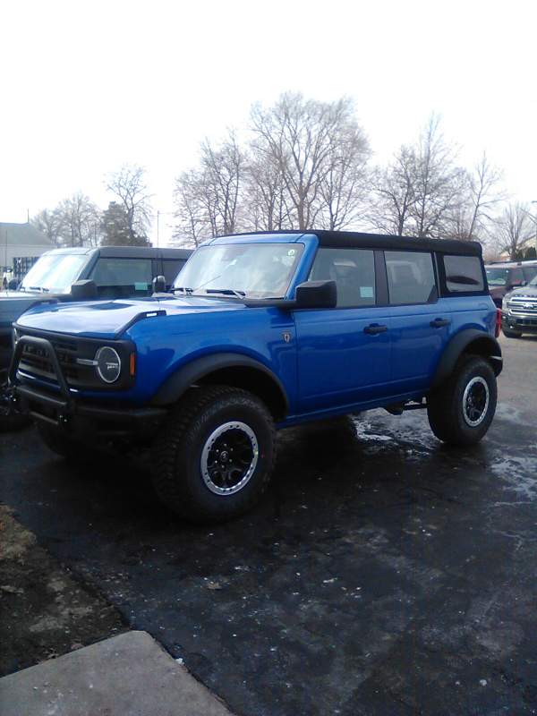 Ford Bronco VELOCITY BLUE Bronco Club IMG_0018