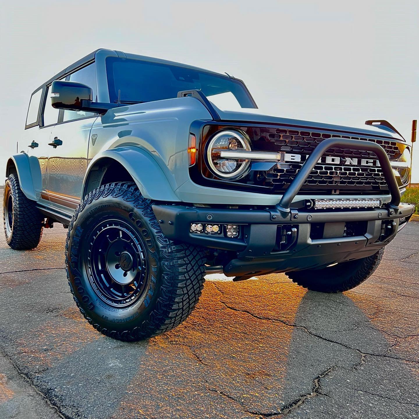 Ford Bronco Bronco Sunset Pics - Clean Build w/ Painted Fender Flares, Fifteen52 BroncoSunset-6
