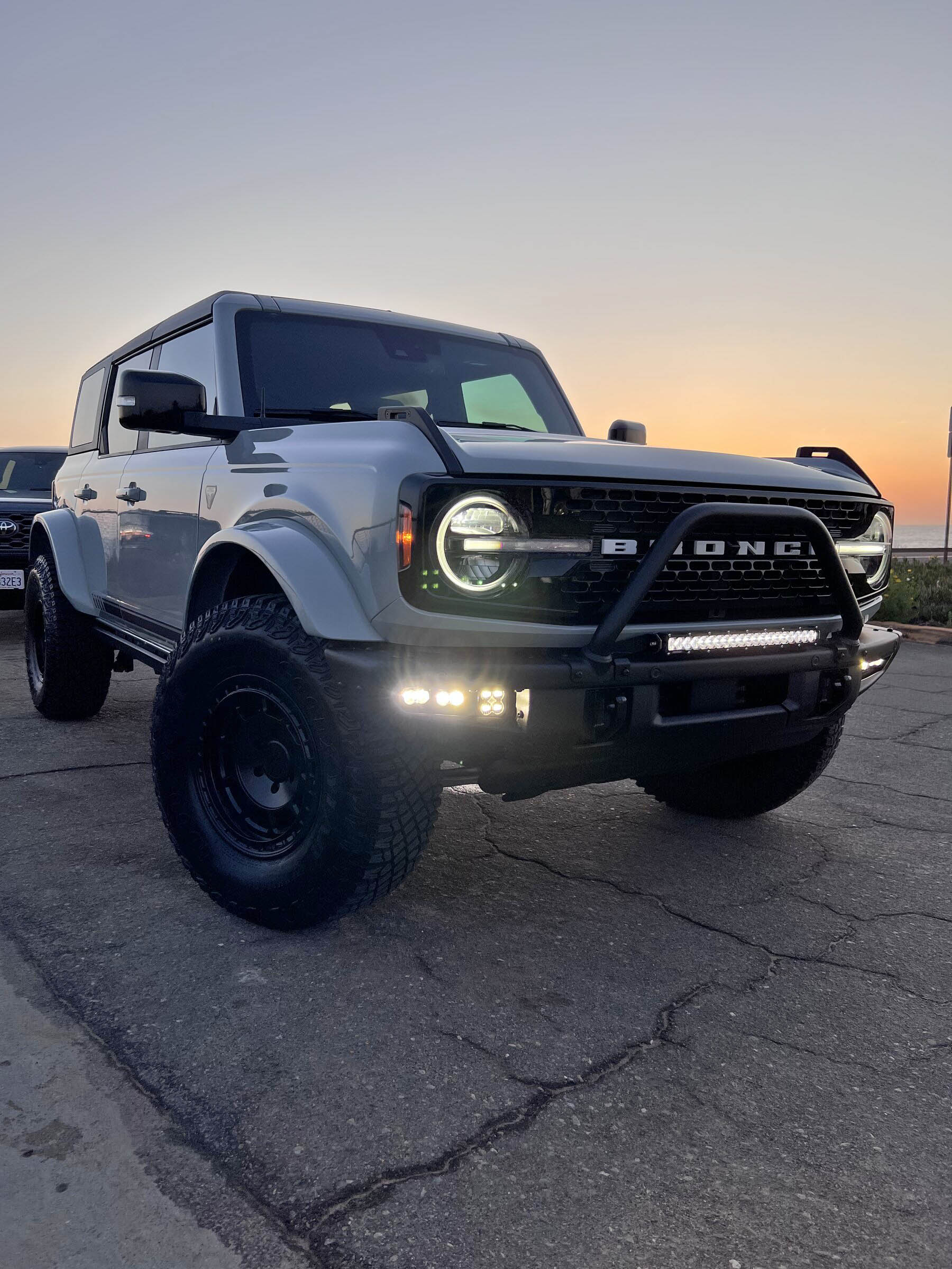 Ford Bronco Bronco Sunset Pics - Clean Build w/ Painted Fender Flares, Fifteen52 BroncoSunset-5