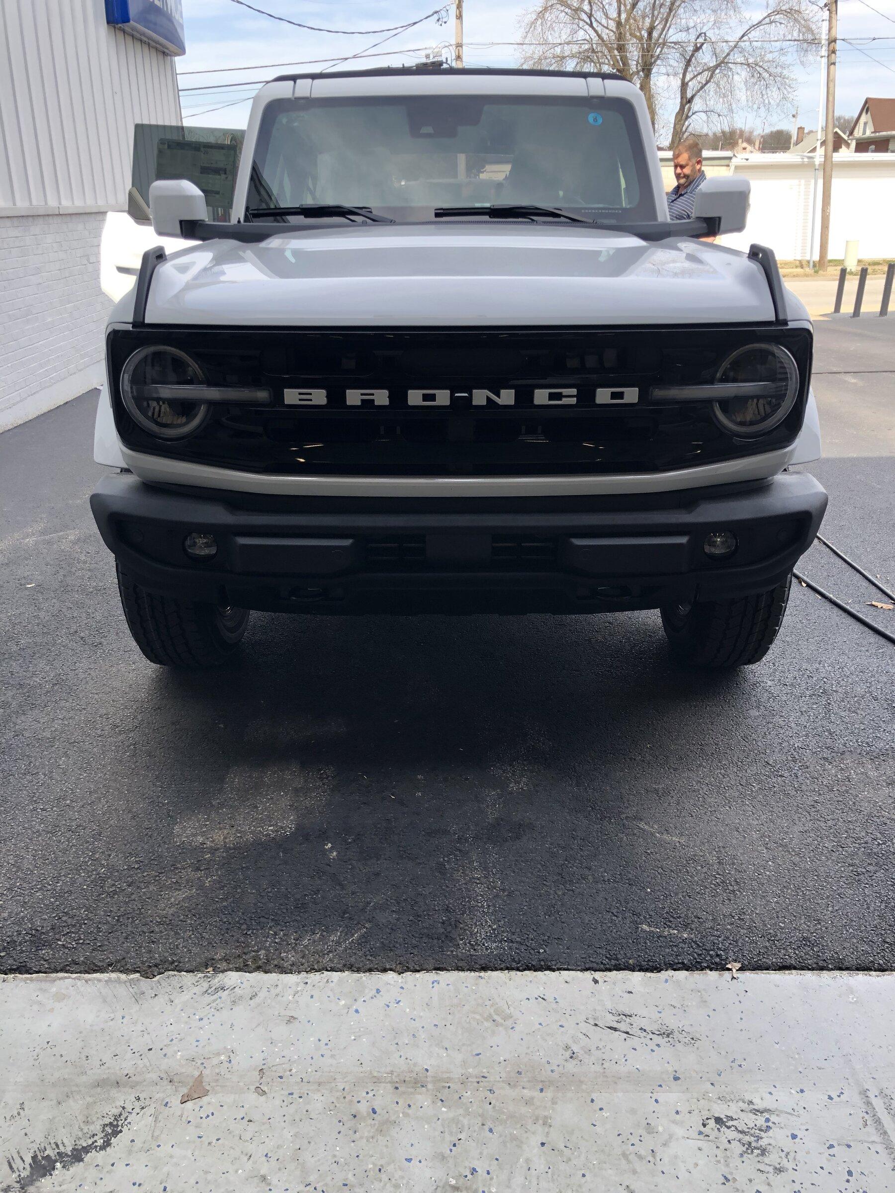 Ford Bronco 2022 Ford Bronco Outer Banks 4901B0BA-41AB-4787-BC06-4DF7CBA3F61E