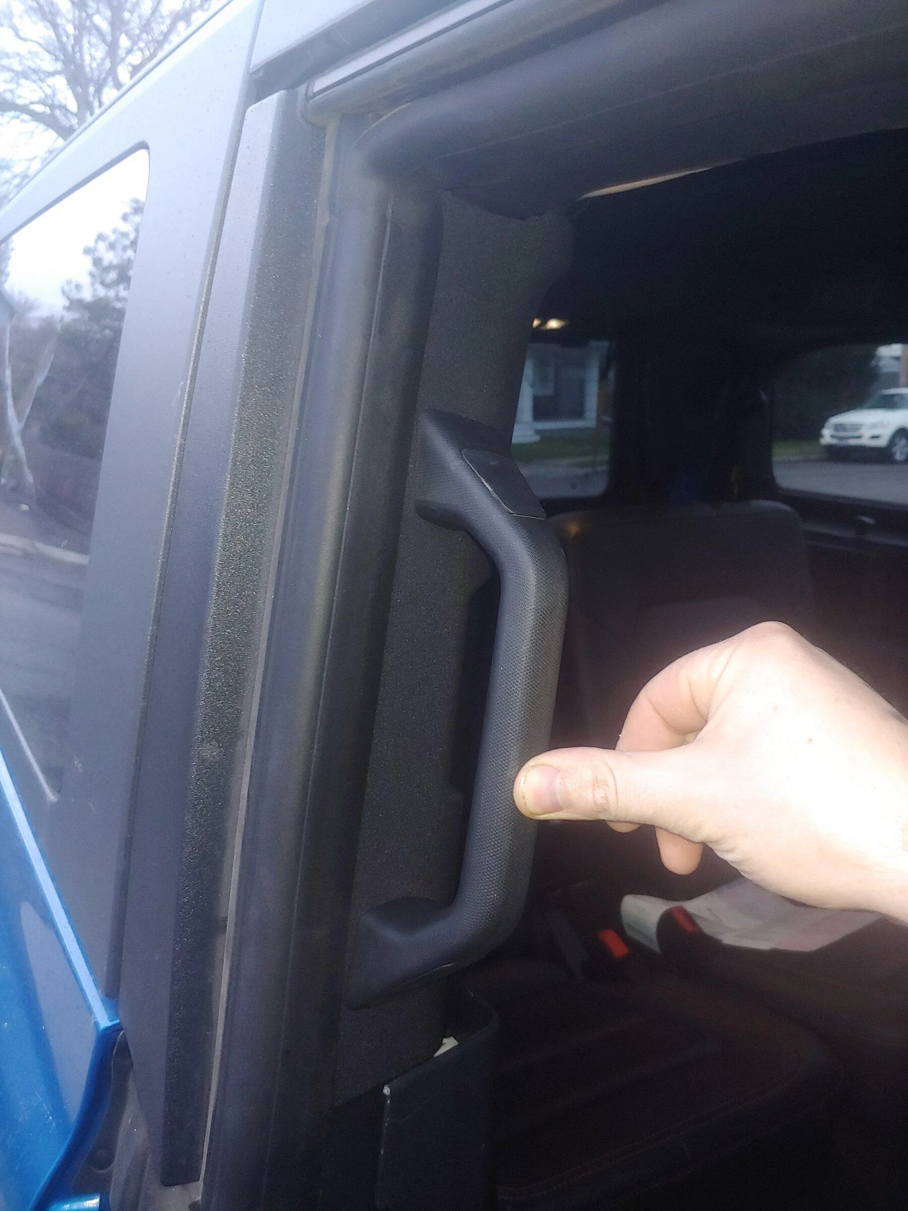 Ford Bronco Adding a grab handle to 2dr B pillar 20220321_183404_HDR