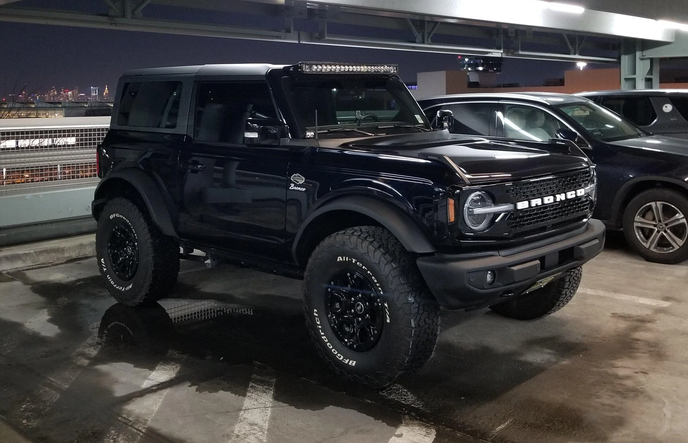 Ford Bronco Balancing 37" wheels - dynamic weights not sticking? 20220208_185831