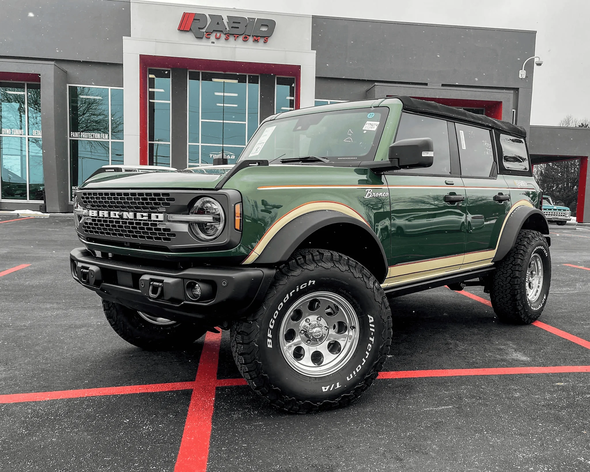 Ford Bronco ERUPTION GREEN Bronco Club 1642796534696