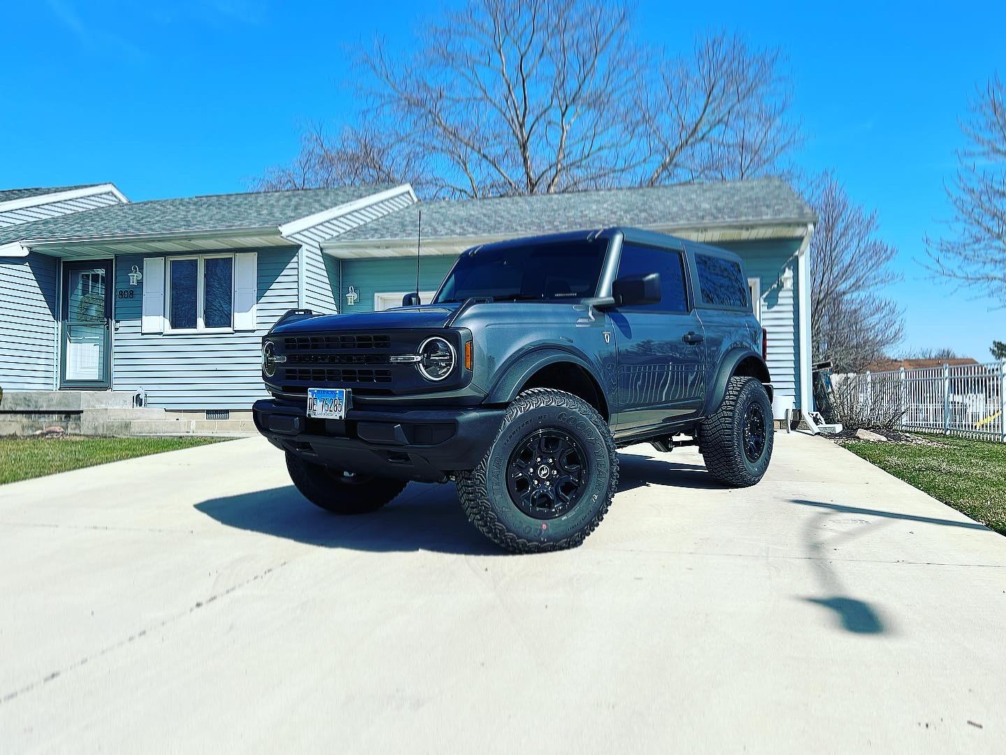 Ford Bronco B&O sub installed on Base Bronco ….sorta…. 06252031-1643-4608-A7E4-908322263E2B