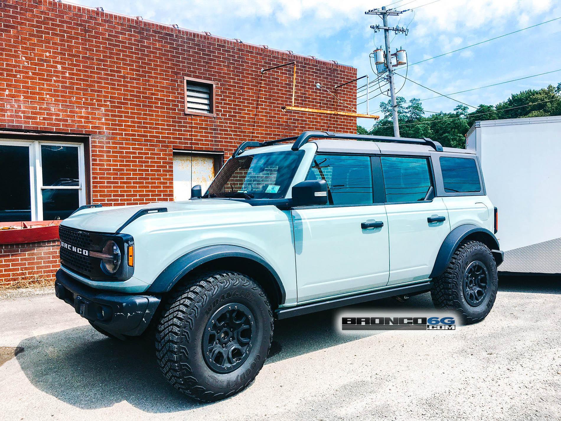 Ford Bronco Color Matched Hardtop vs Stock Carbonized Gray Cactus Gray BadlandSquatch2