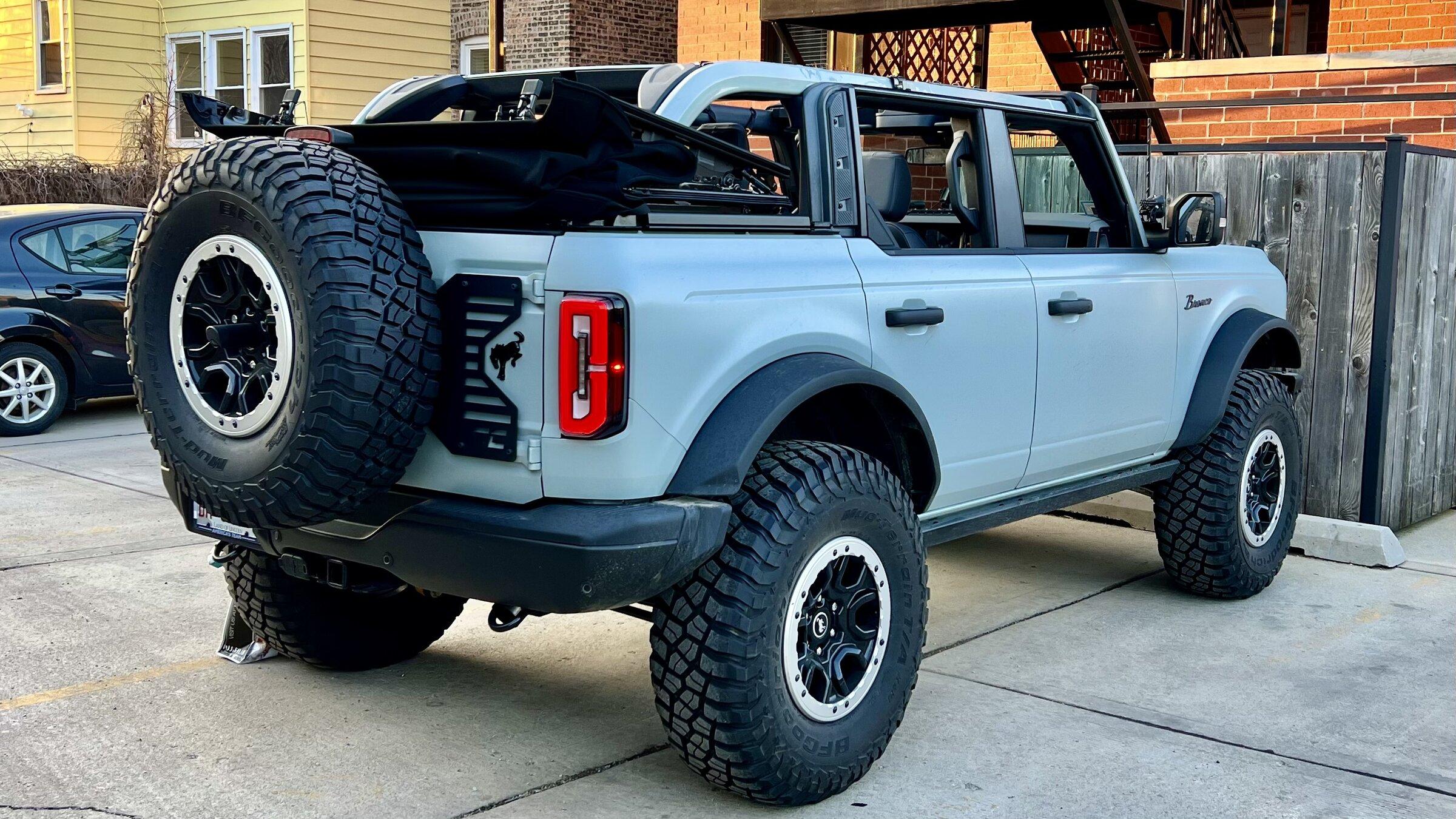 Ford Bronco CACTUS GRAY Bronco Club D2392981-485B-4A9F-A9A0-DF5DF873D87C