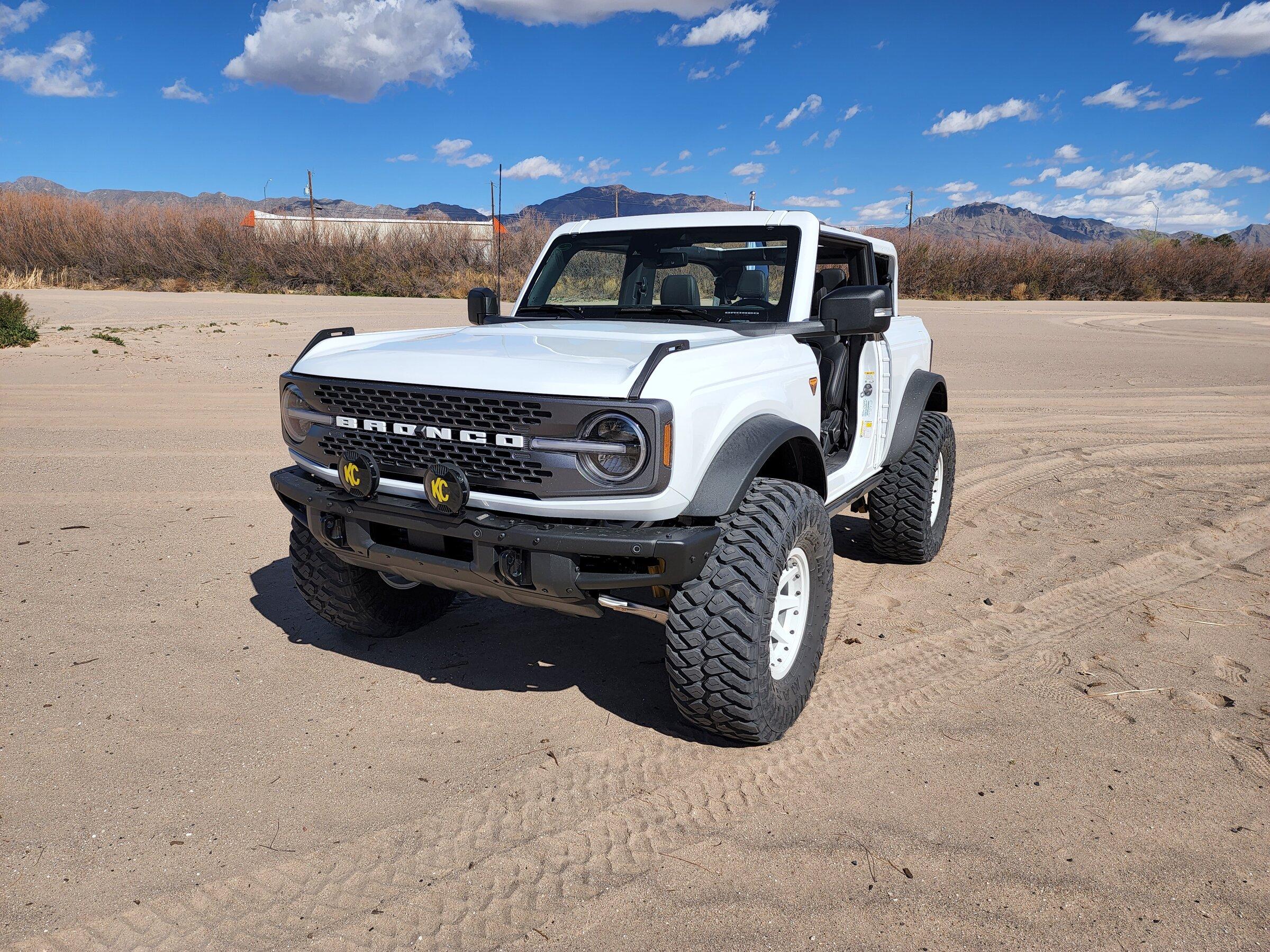 Ford Bronco OXFORD WHITE Bronco Club 20220323_155100