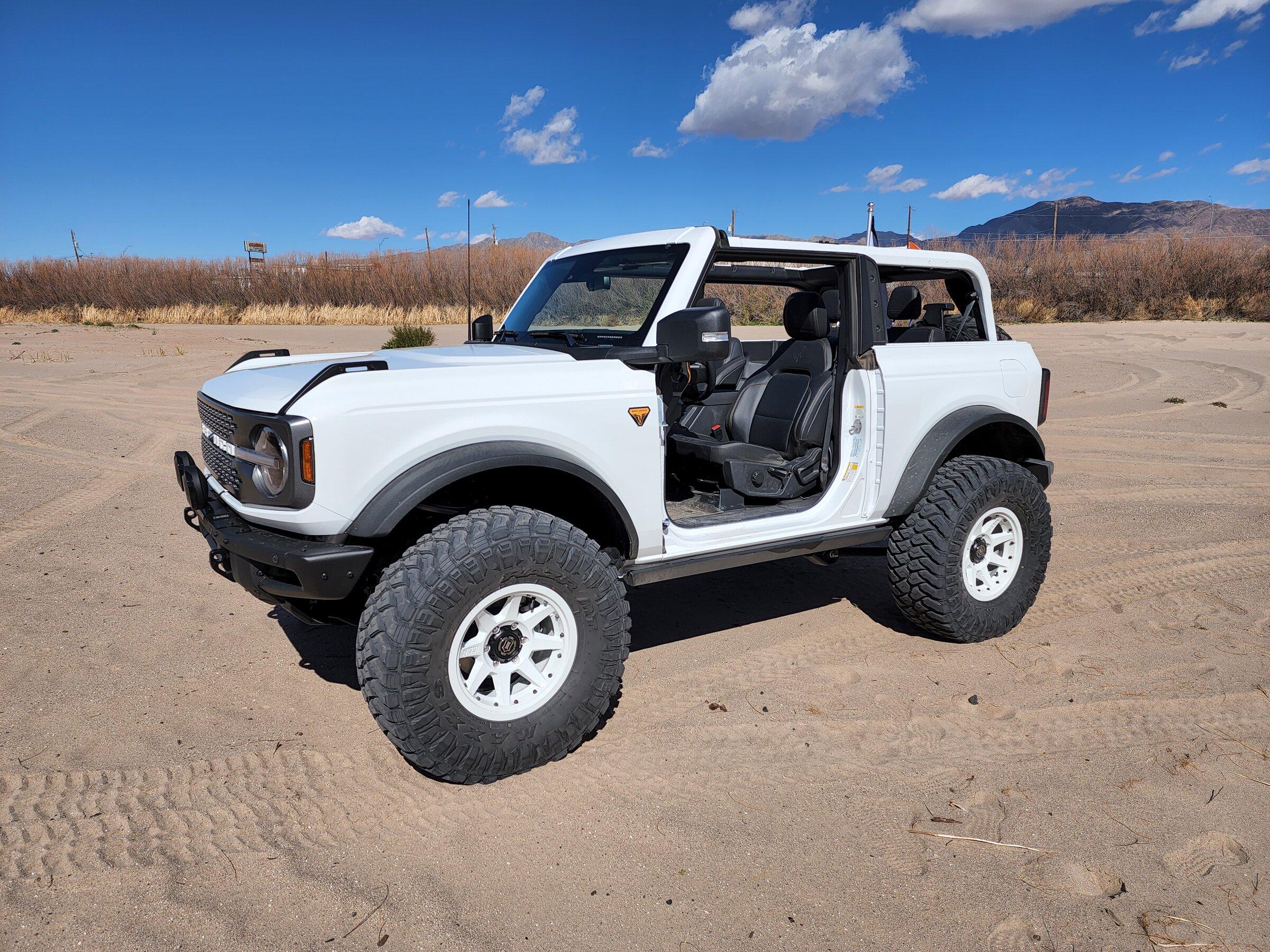 Ford Bronco OXFORD WHITE Bronco Club 20220323_155050
