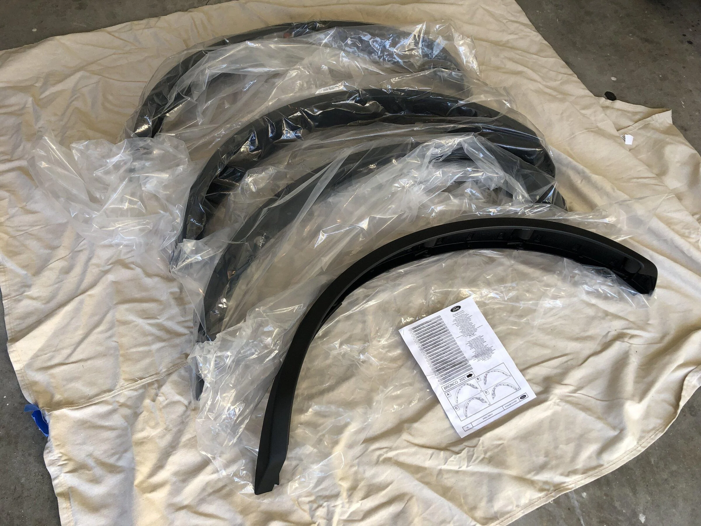 Ford Bronco FS New OEM Sasquatch Flares IMG-8620