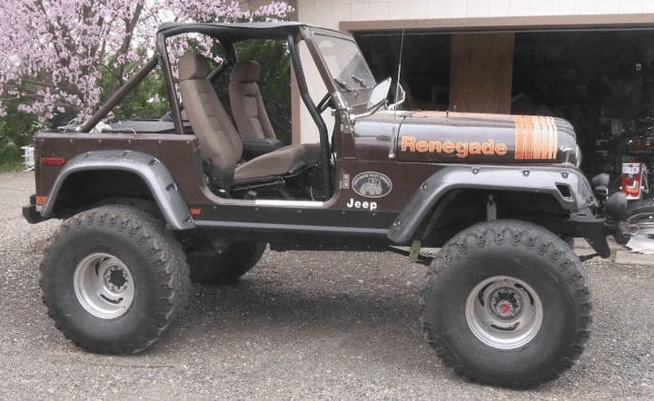 Ford Bronco Bronco and CJ7 1648175422288