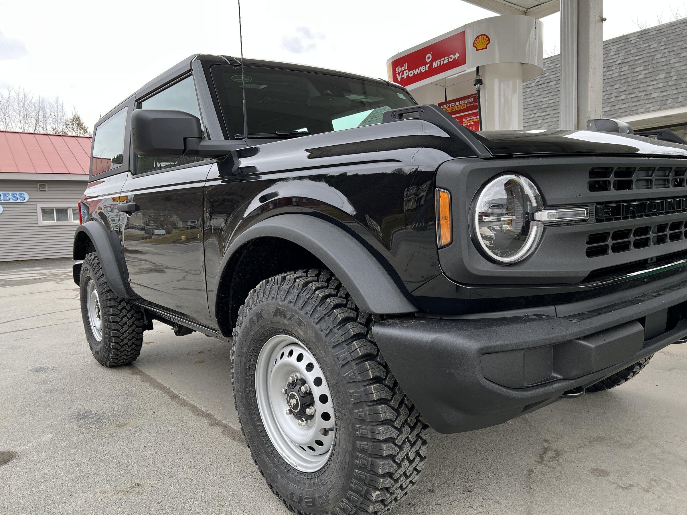Ford Bronco Black 2 door bronco thread 196068E5-73EA-425C-8848-DAF78D1666C6