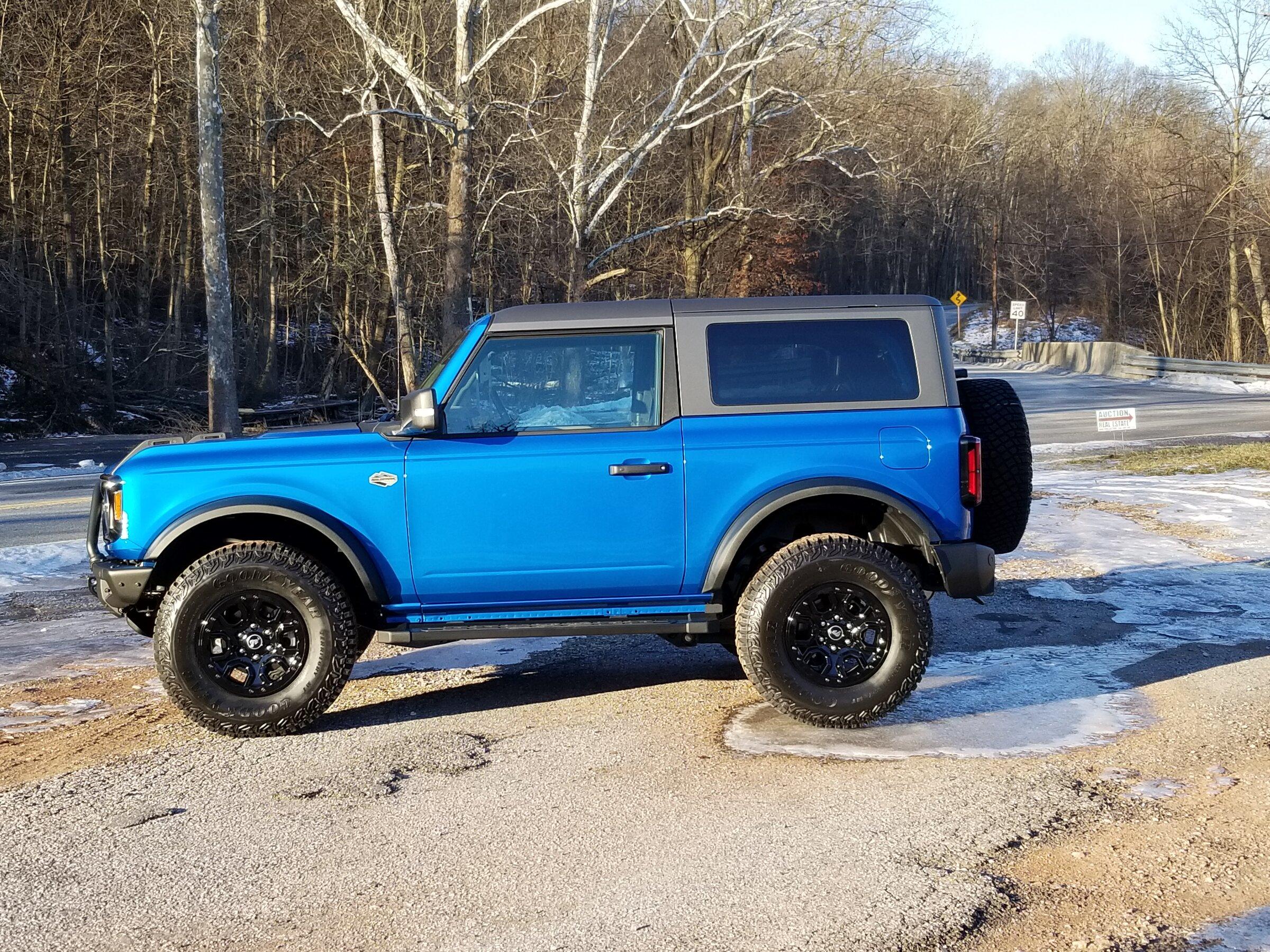 Ford Bronco VELOCITY BLUE Bronco Club 20220205_082306