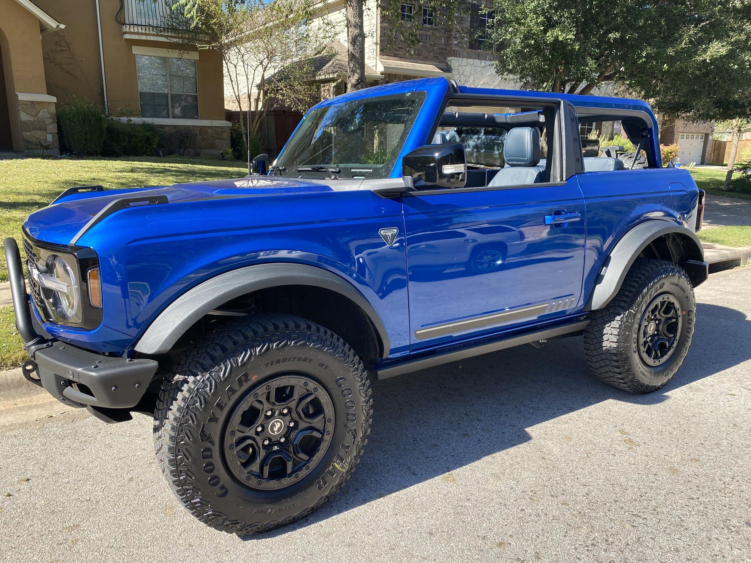 Ford Bronco 2-Door Bronco Glamour Shots? E093CB8A-73FC-4599-B3AE-8FC03501329A