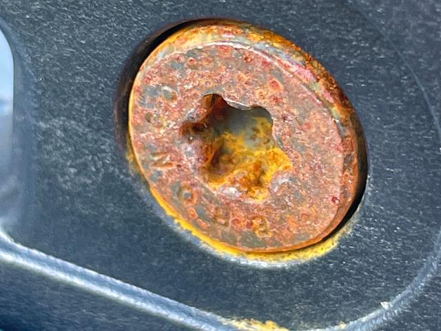 Ford Bronco Rusting accessory bolts IMG_9666
