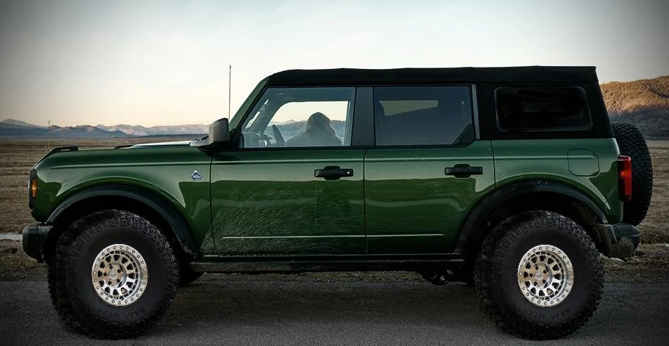 Ford Bronco ERUPTION GREEN Bronco Club C57305E2-3405-40A9-B149-D00B3280C410