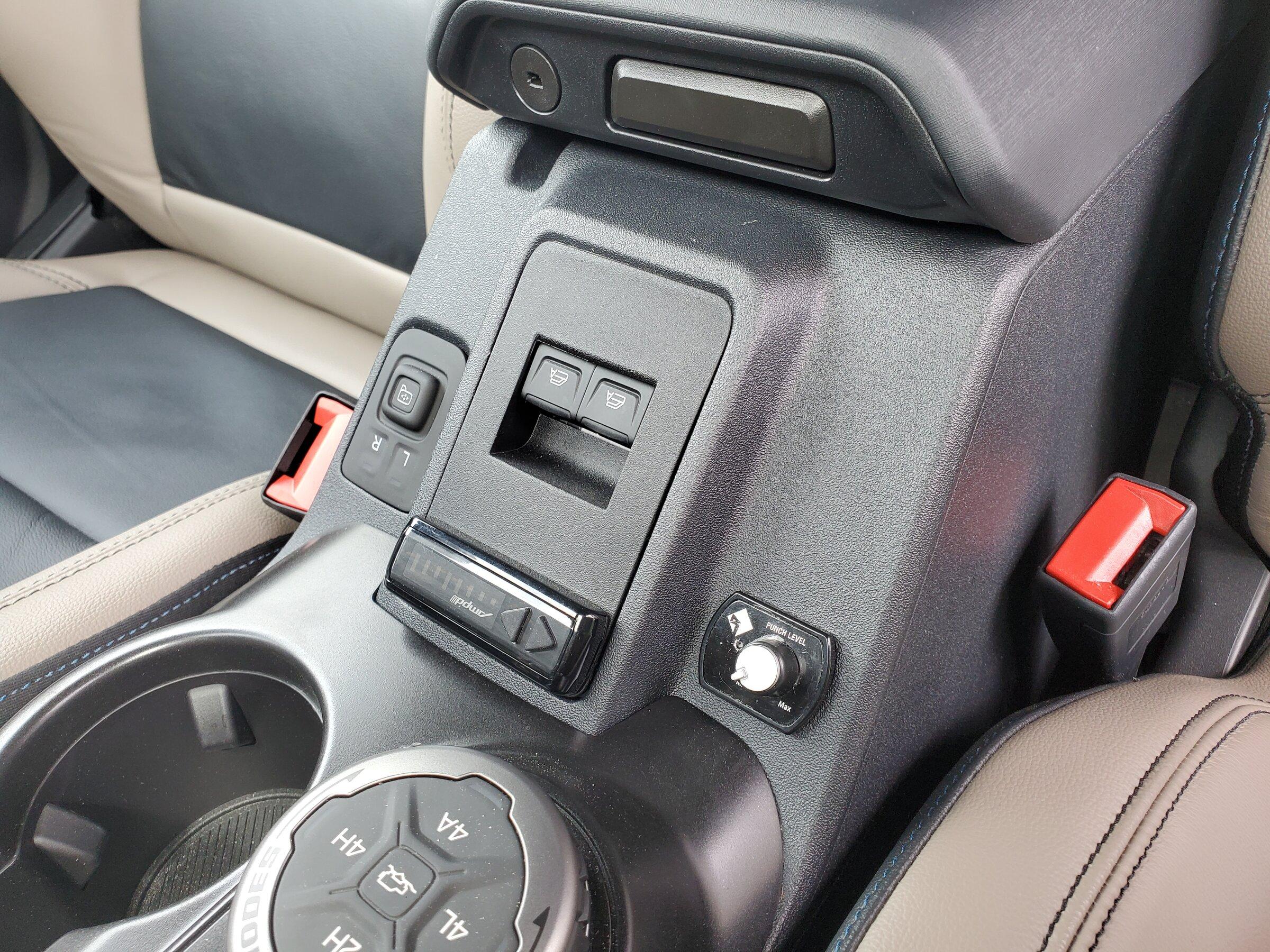 Ford Bronco Bass knob location for subs 20220329_121730