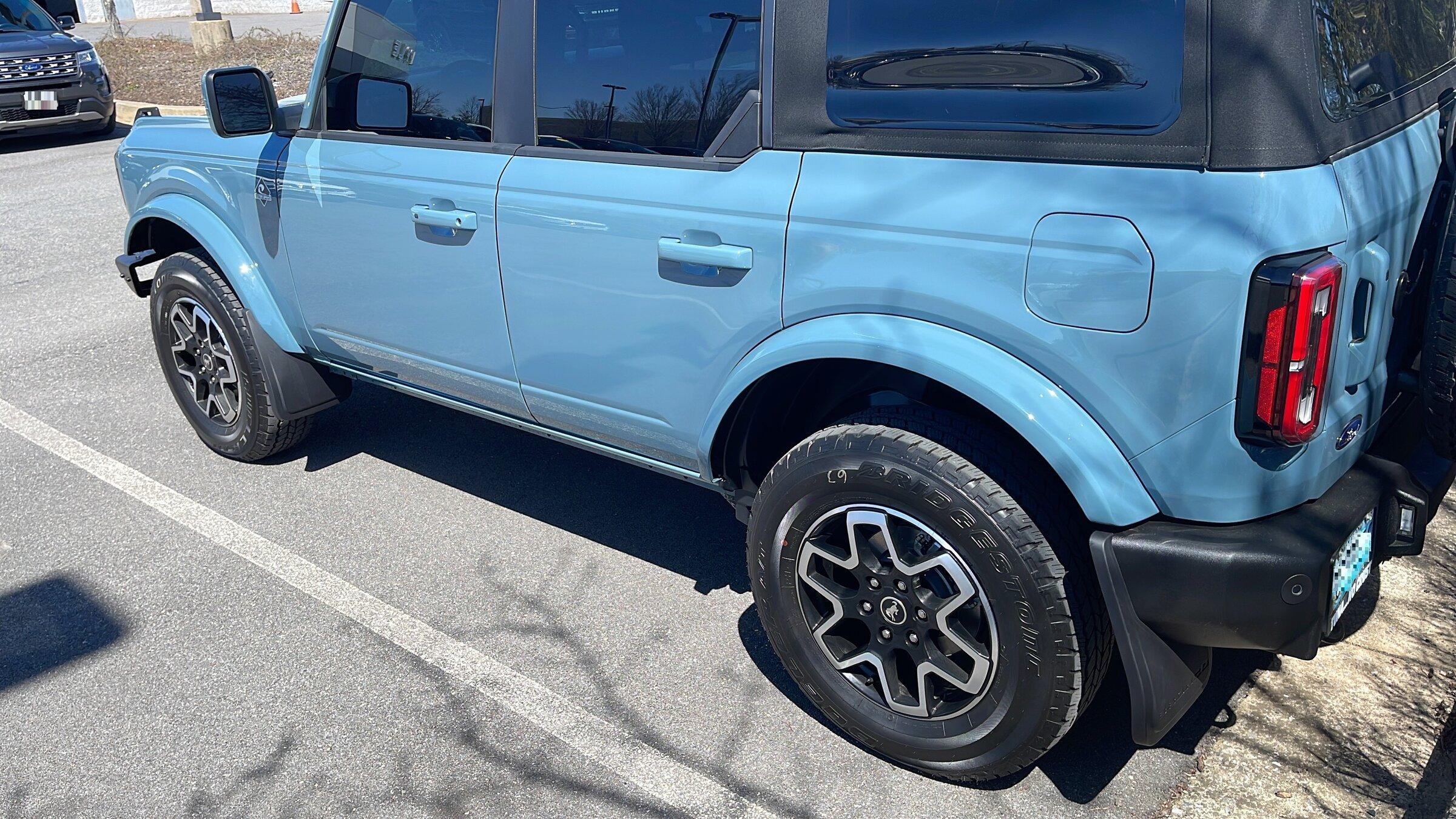Ford Bronco Front Splash Guards/Mud Flap will NOT fit with Running Board BroncoOBX.JPG
