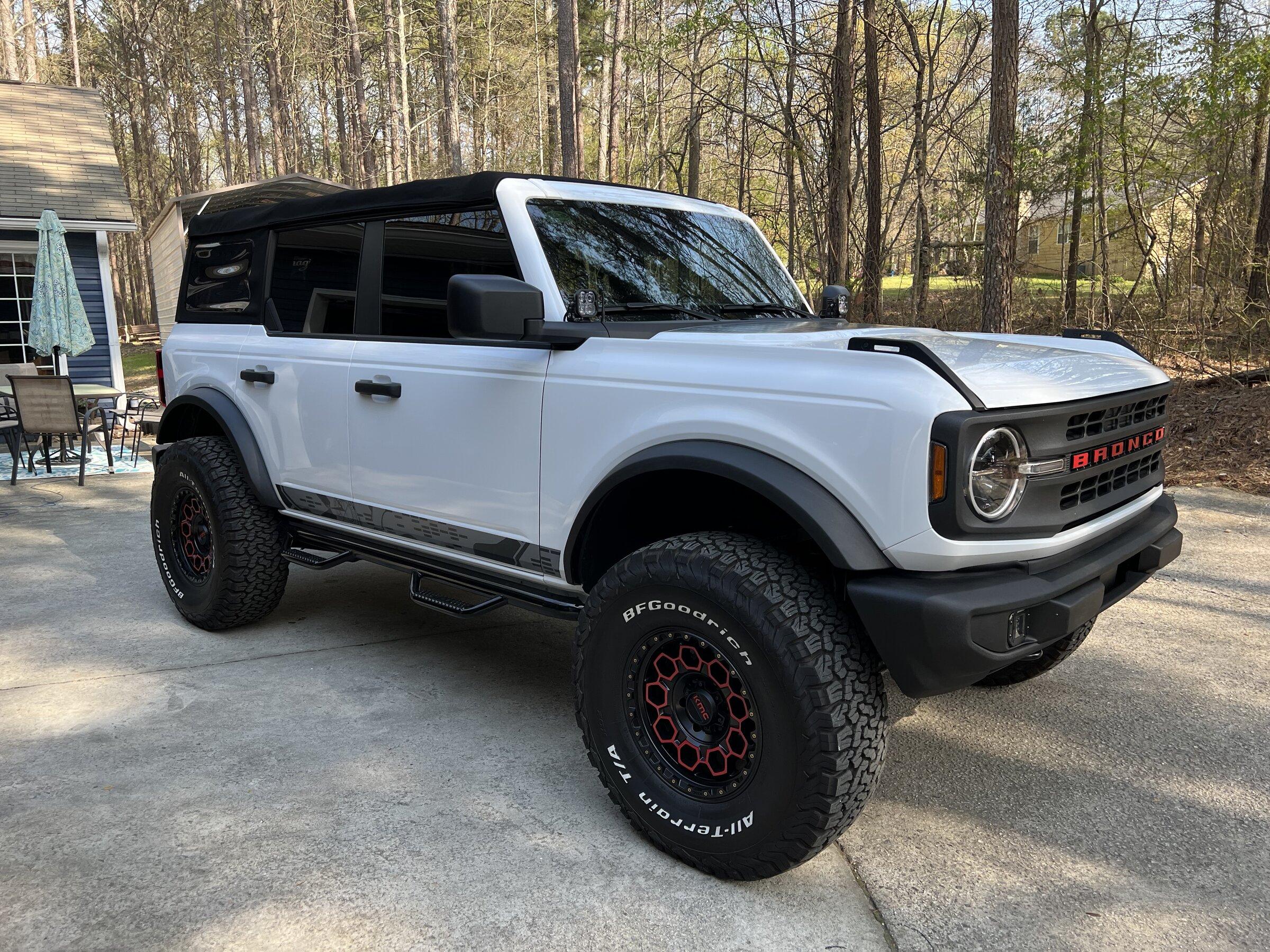 Ford Bronco OXFORD WHITE Bronco Club 531FBF7F-3B94-400E-9436-A53BE3C114E6
