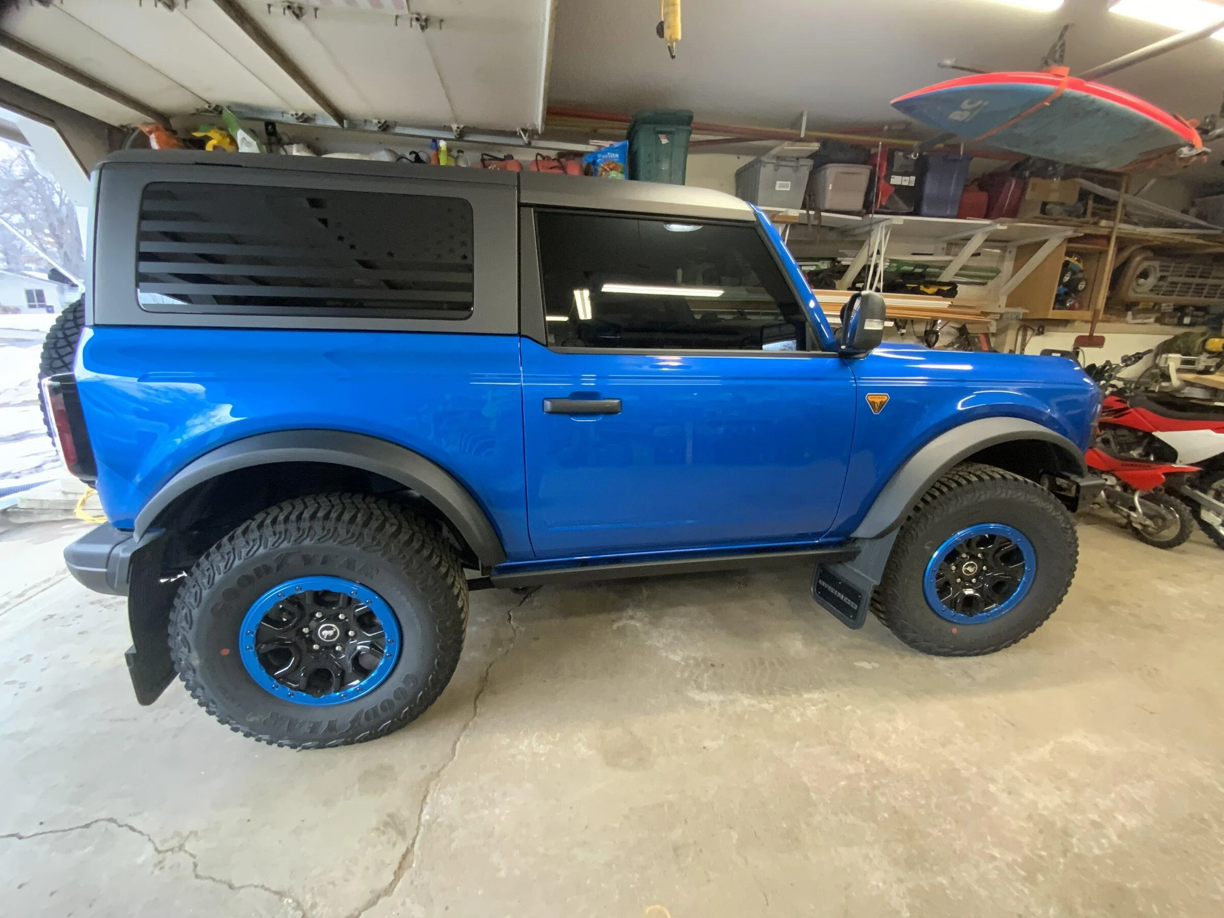 Ford Bronco VELOCITY BLUE Bronco Club AB759FC0-5362-4A11-BE31-4232FA6CD5BD