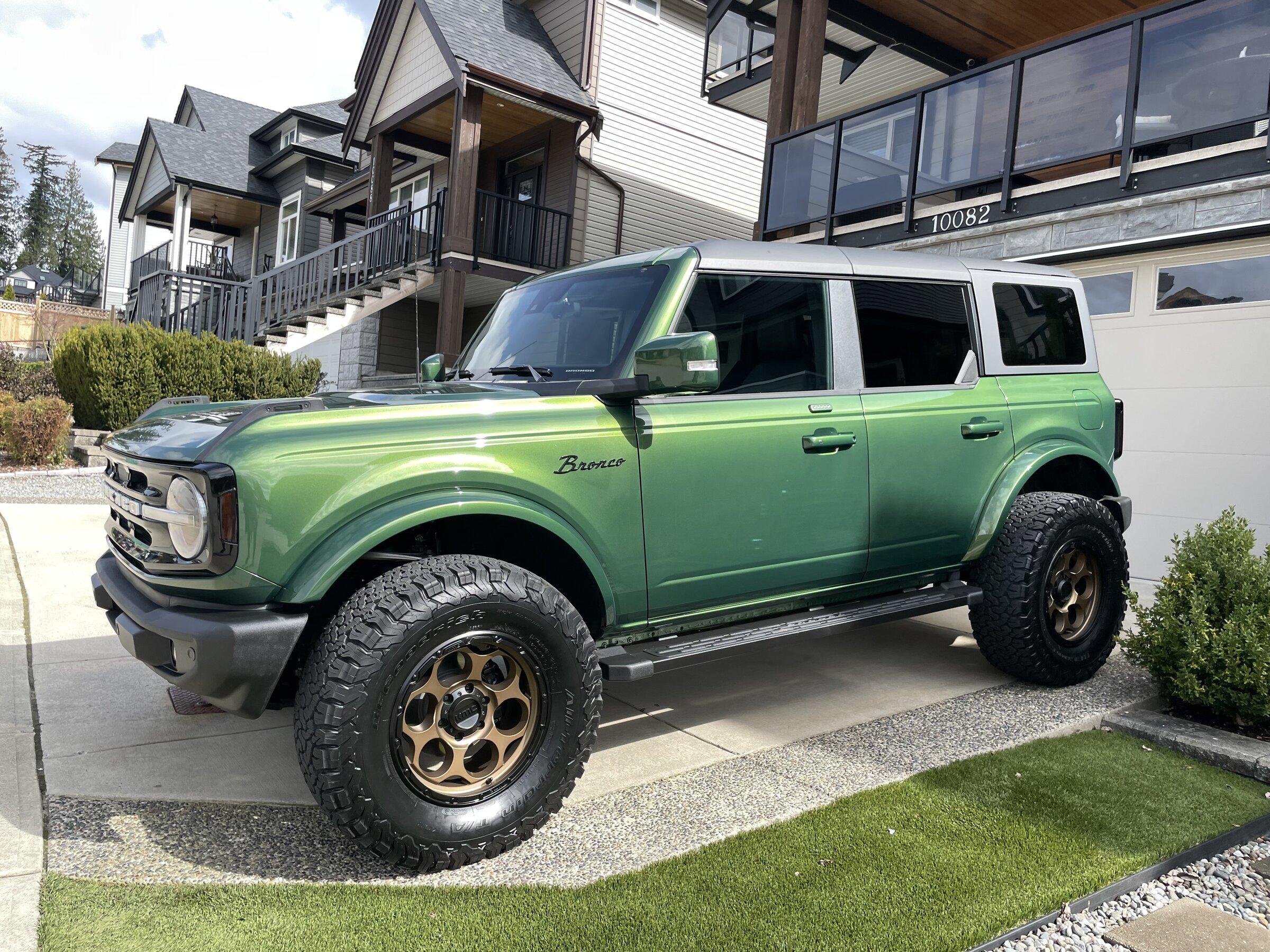Ford Bronco ERUPTION GREEN Bronco Club 133199BB-2532-44DB-90B8-A9B4C41537D9