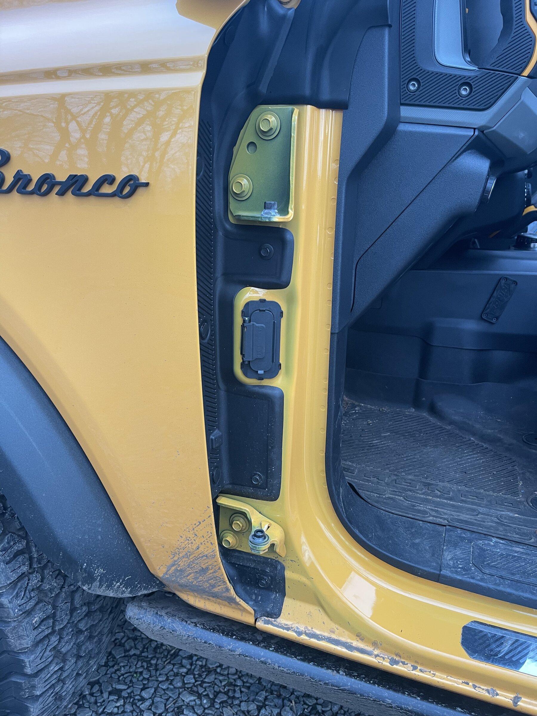 Ford Bronco Rear Doors Chip Paint 02C7EE58-84C2-45CD-BF9A-354E4B4E5BB0