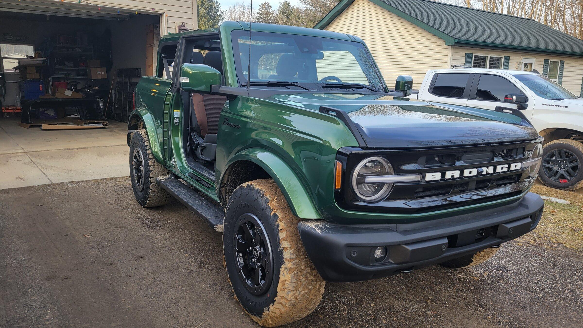 Ford Bronco ERUPTION GREEN Bronco Club 20220305_172859