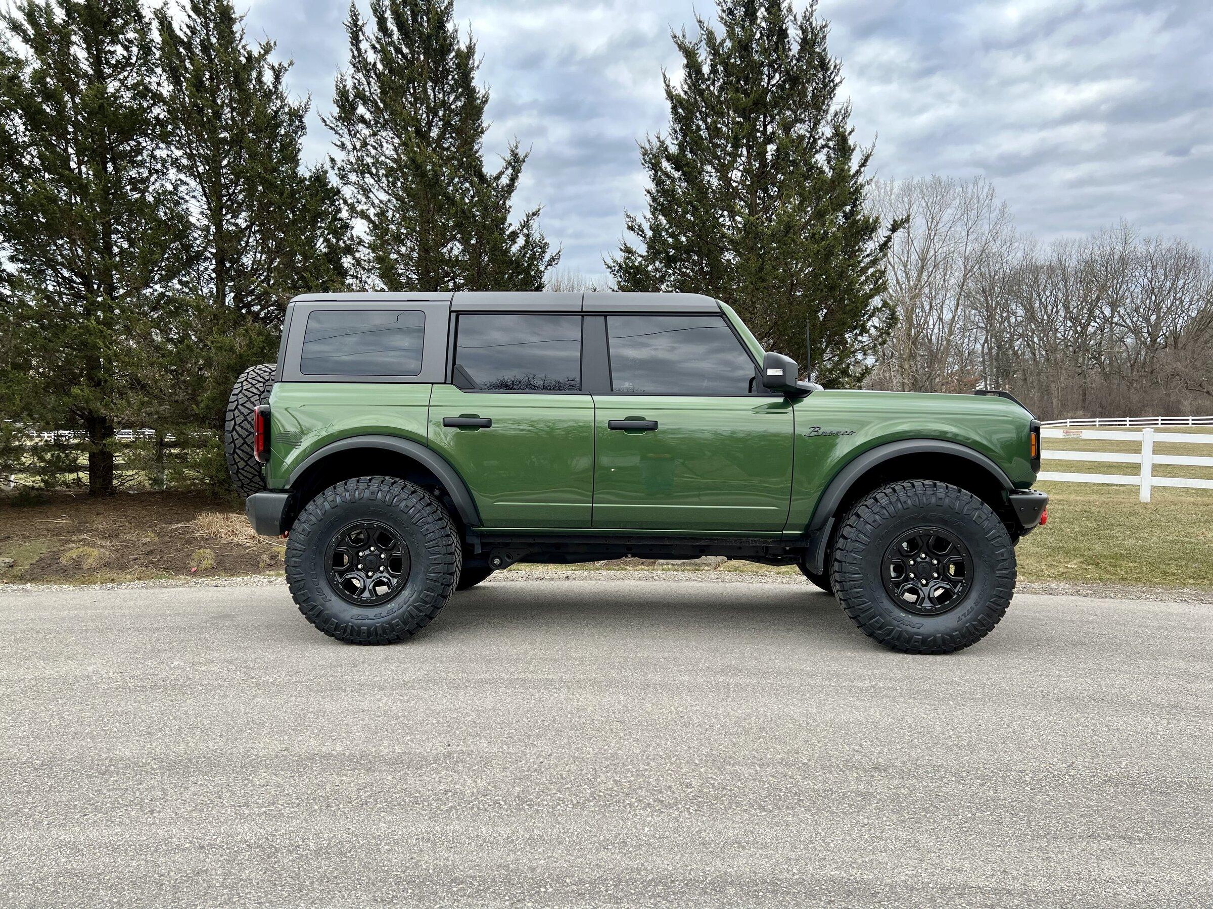 Ford Bronco Wildtrak tire only replacement suggestions 0651B2B7-264E-4230-957E-0654997D30C3