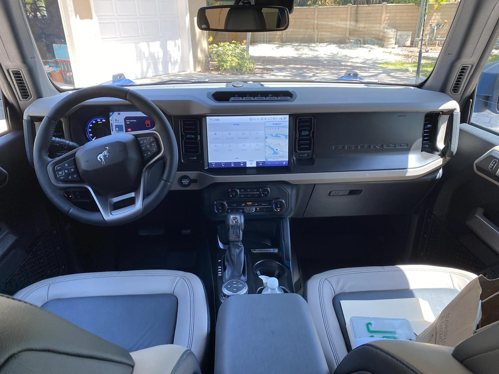 Ford Bronco VELOCITY BLUE Bronco Club gvMViKr