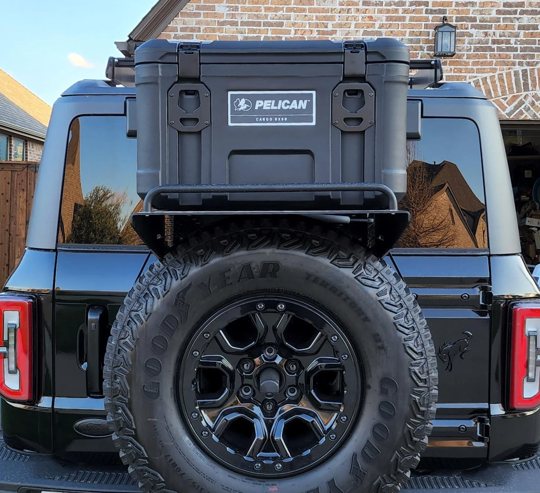 Ford Bronco Pelican Cargo Cases + BAtents Rack 20220330_190645