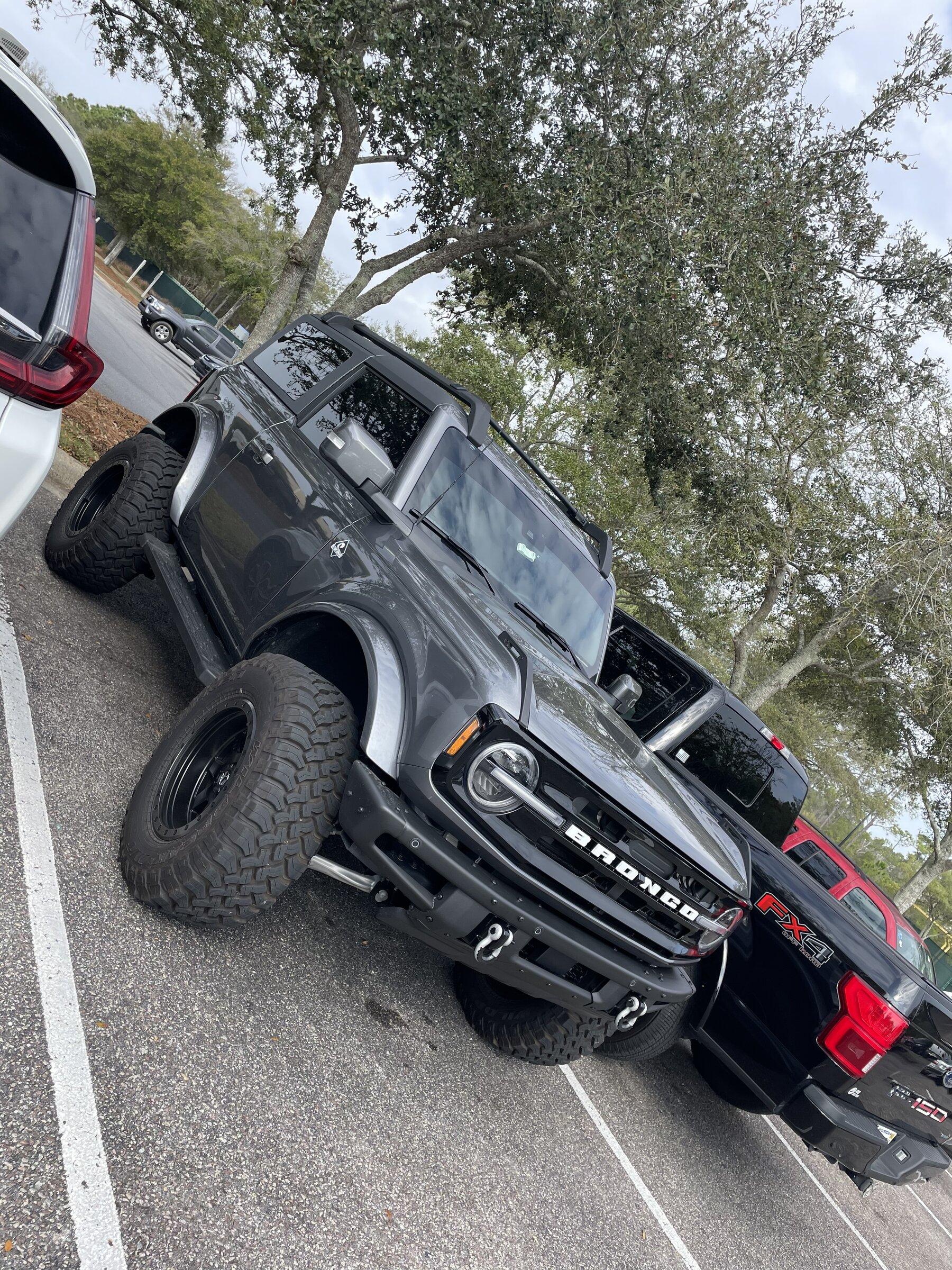 Ford Bronco Broncos everywhere DD8DD0F3-DFBD-409D-8D46-FADE7365F5AE