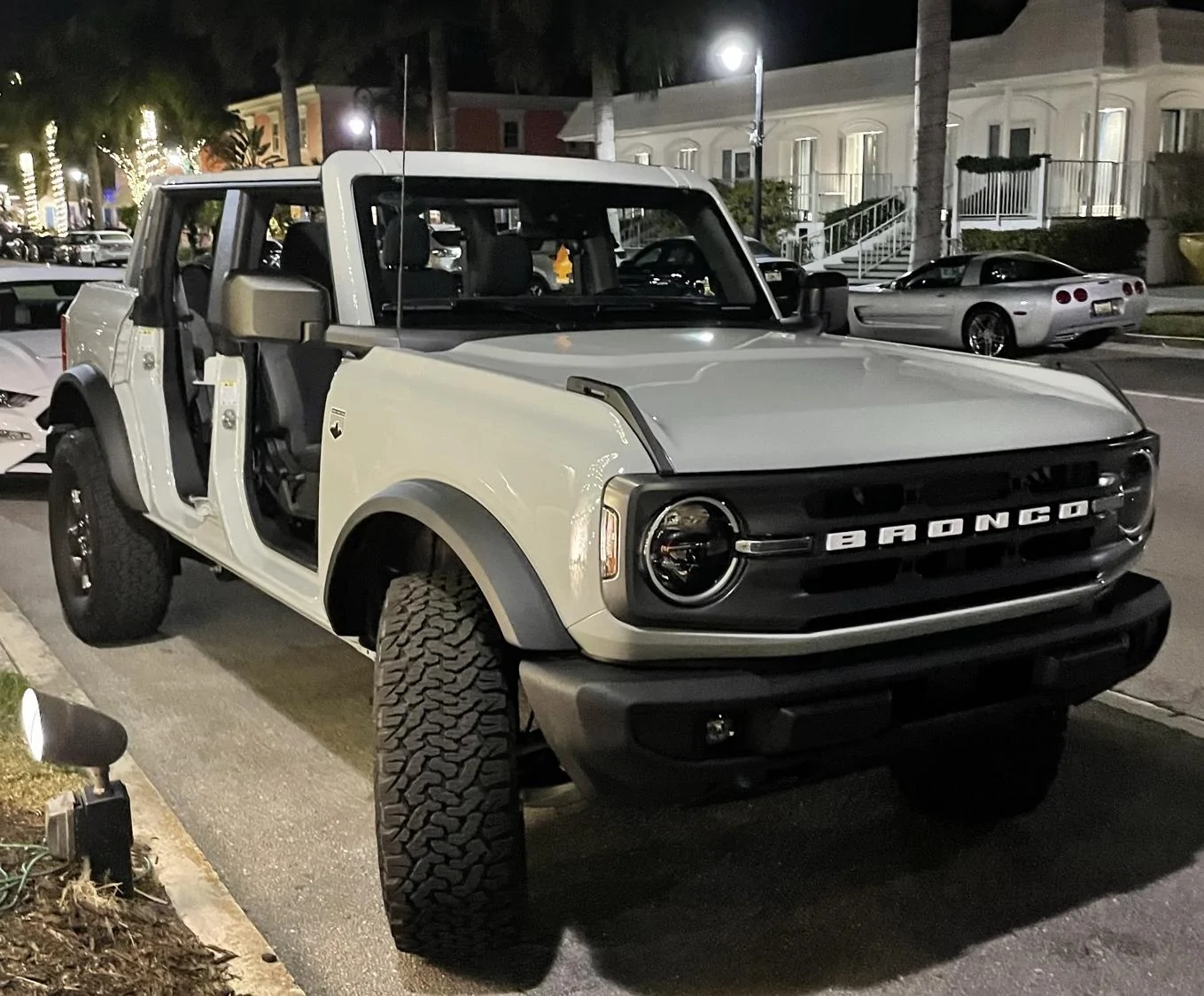 Ford Bronco Broncos everywhere 3594E659-097E-4E35-8616-0FAB229409CB