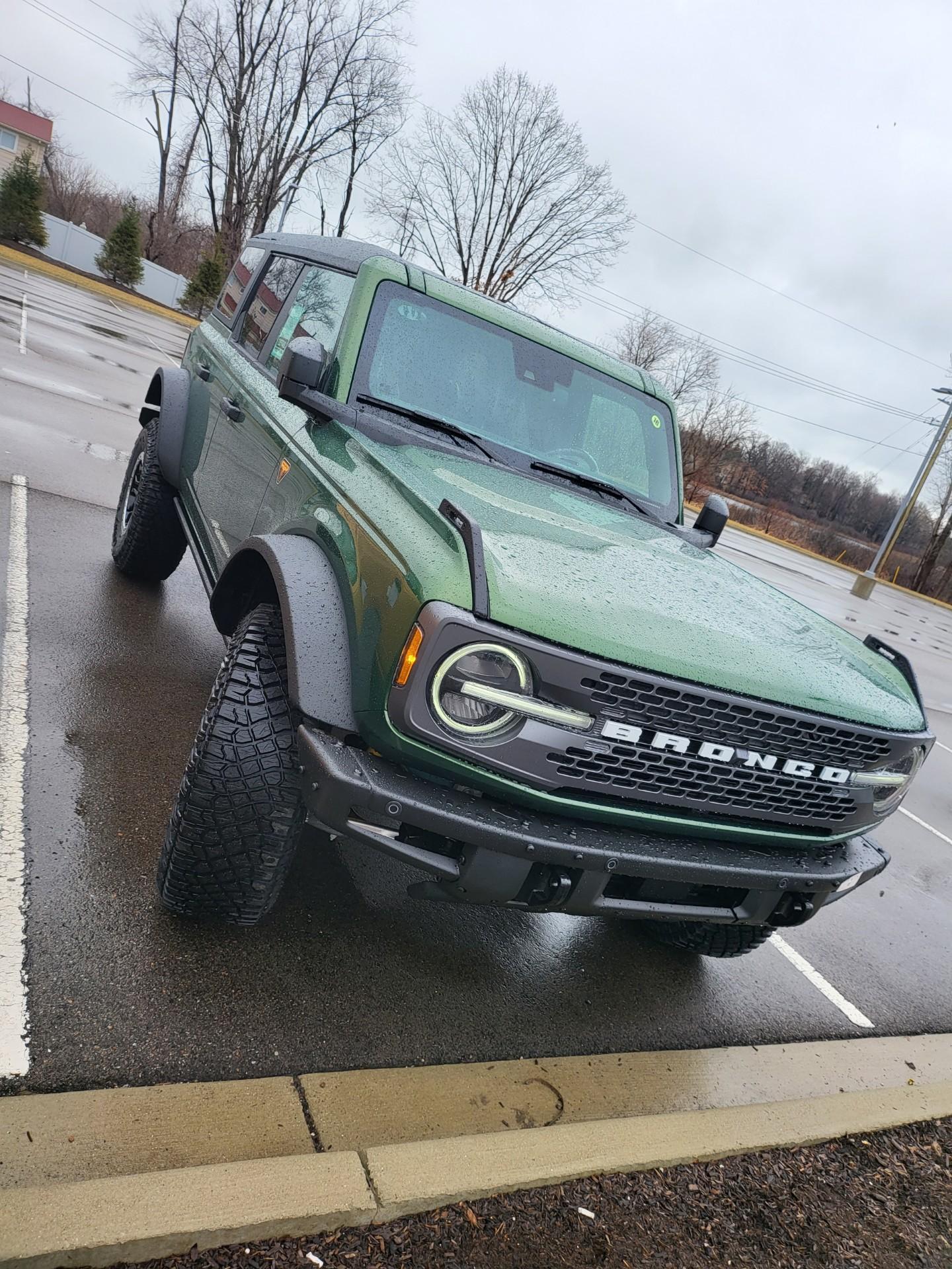 Ford Bronco ERUPTION GREEN Bronco Club 66CE7130-C89A-45CF-B3F8-B1644BFA45FD