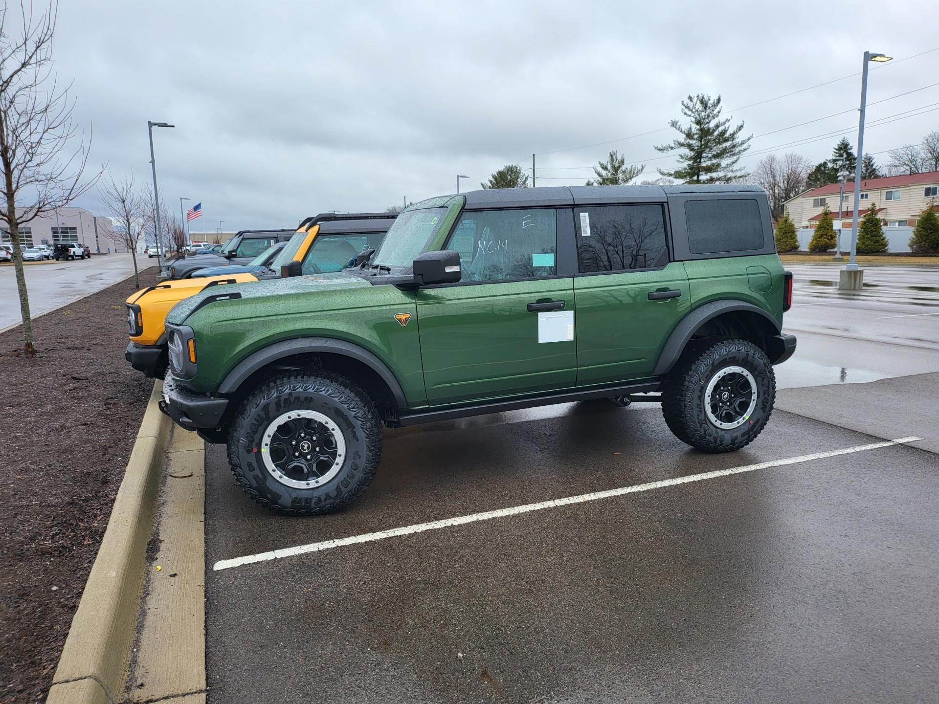 Ford Bronco ERUPTION GREEN Bronco Club 19BC4134-61F9-46FD-9DD3-9F4C49A3D8A5