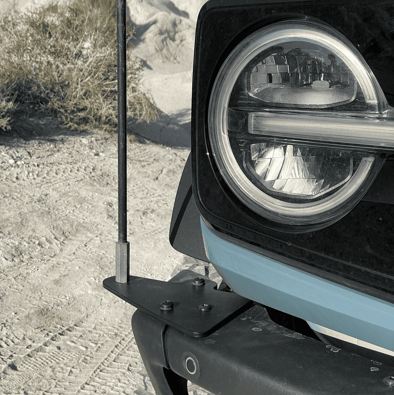 Ford Bronco Need a good sturdy flag mount for front end modular bumper 1648852112787