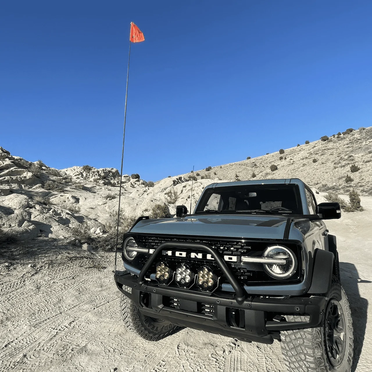 Ford Bronco Need a good sturdy flag mount for front end modular bumper 1648852140877
