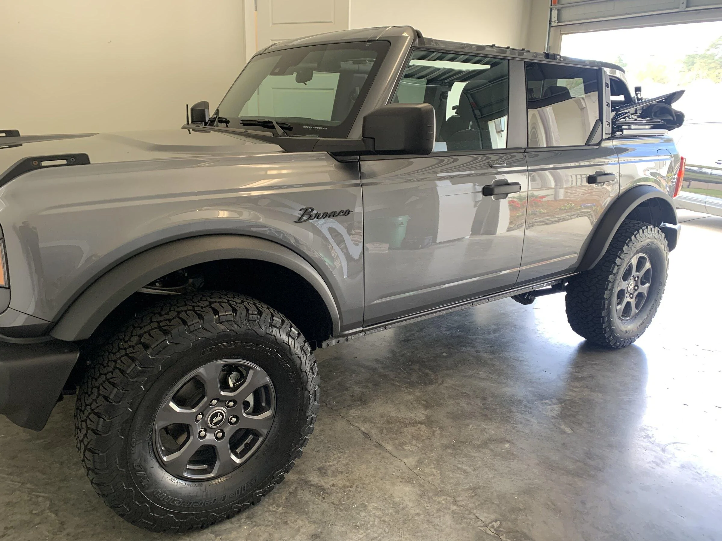 Ford Bronco CARBONIZED GRAY Bronco Club 54E5C1F9-20E4-4389-BFB4-9D6CFBBBBDAE