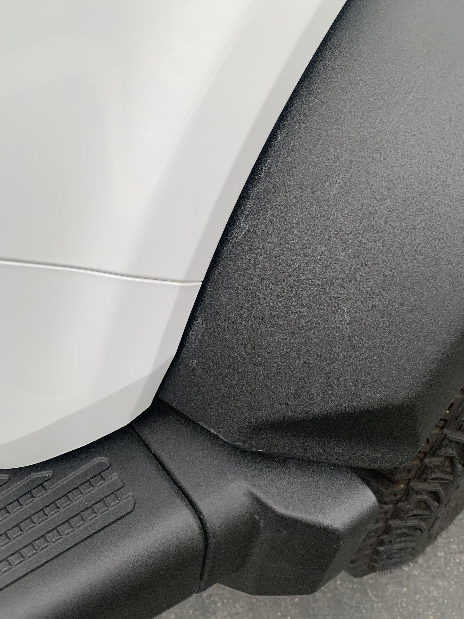 Ford Bronco How to clean your stained fender flares 27CE8490-1174-432C-88BC-F1E0CDA98A22