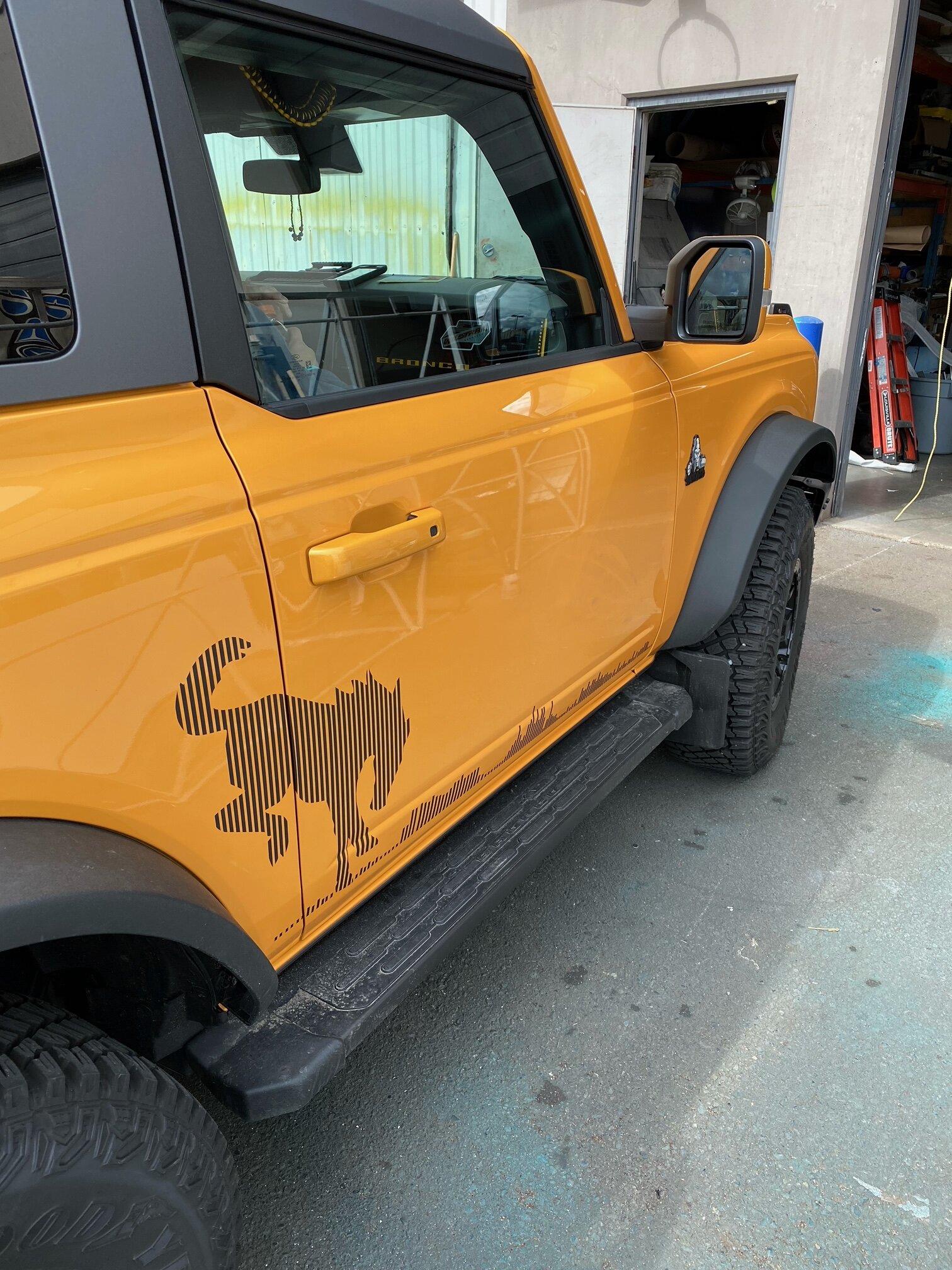 Ford Bronco CARBONIZED GRAY Bronco Club image2 (17)