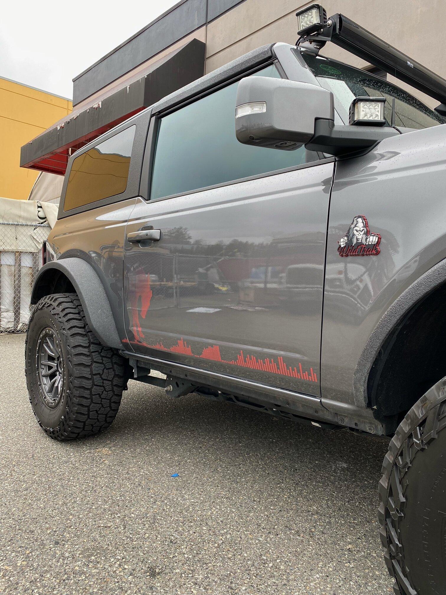 Ford Bronco CARBONIZED GRAY Bronco Club image4 (3)