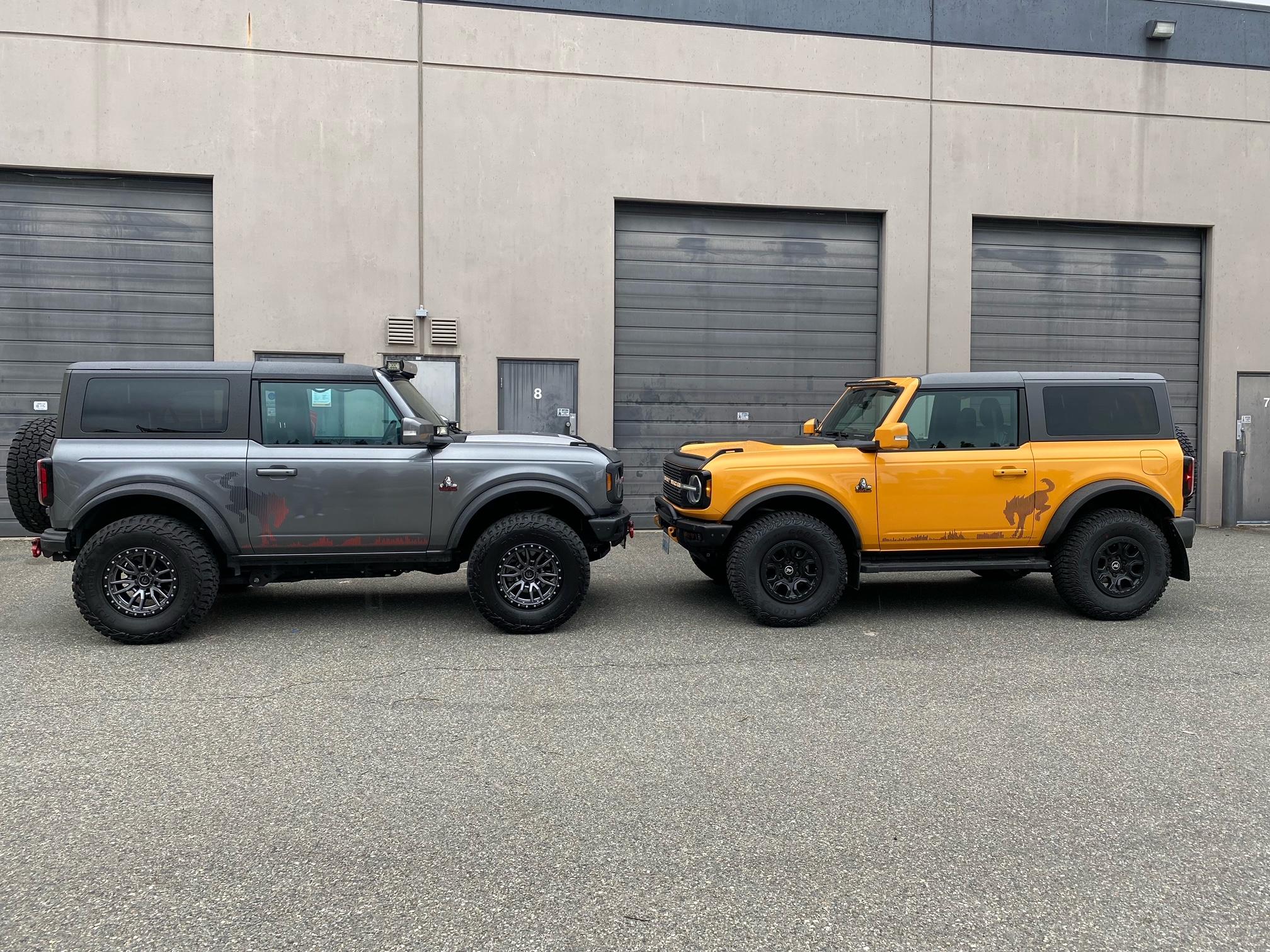 Ford Bronco CARBONIZED GRAY Bronco Club image0 (30)