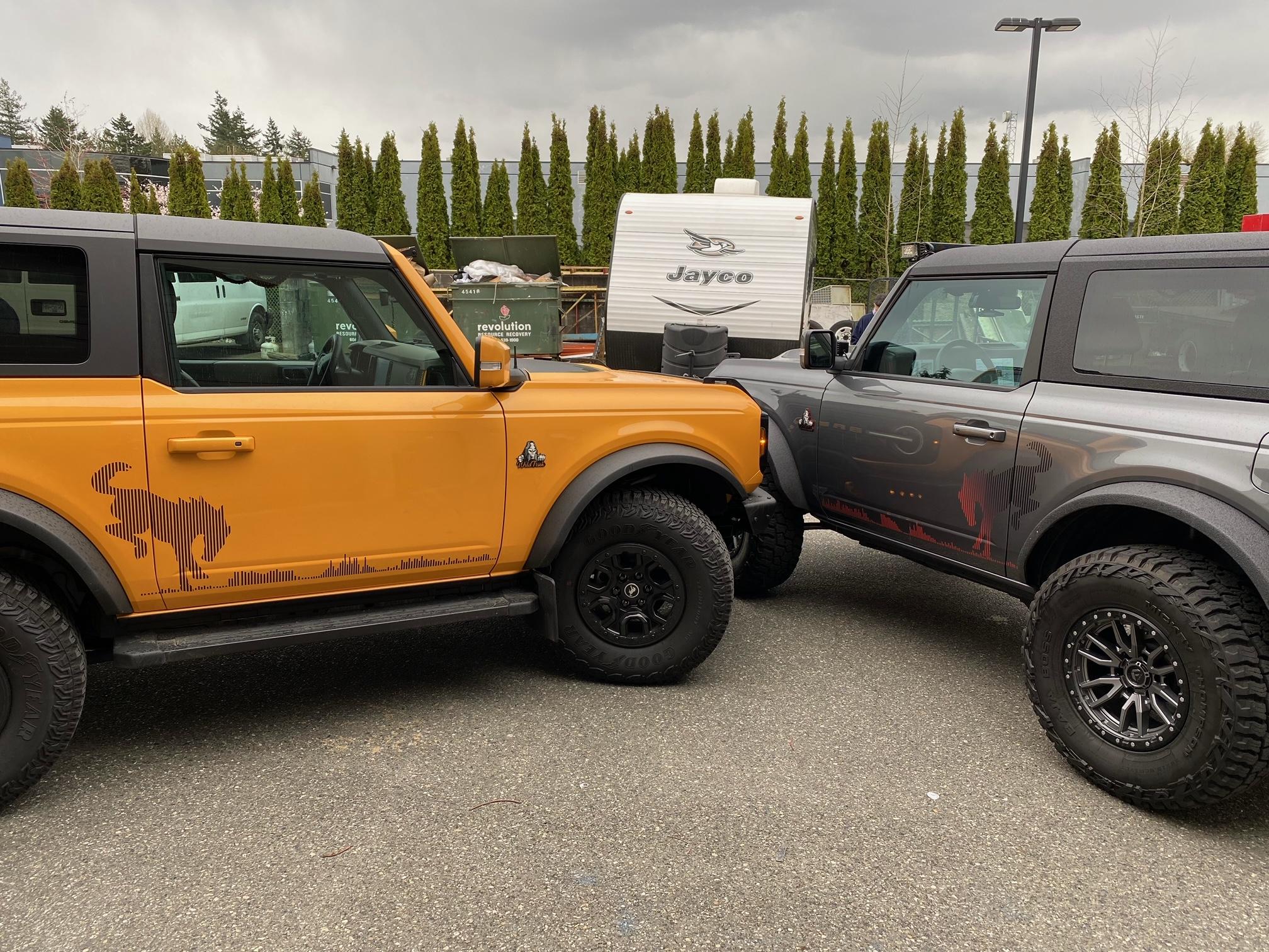 Ford Bronco CARBONIZED GRAY Bronco Club image1 (23)