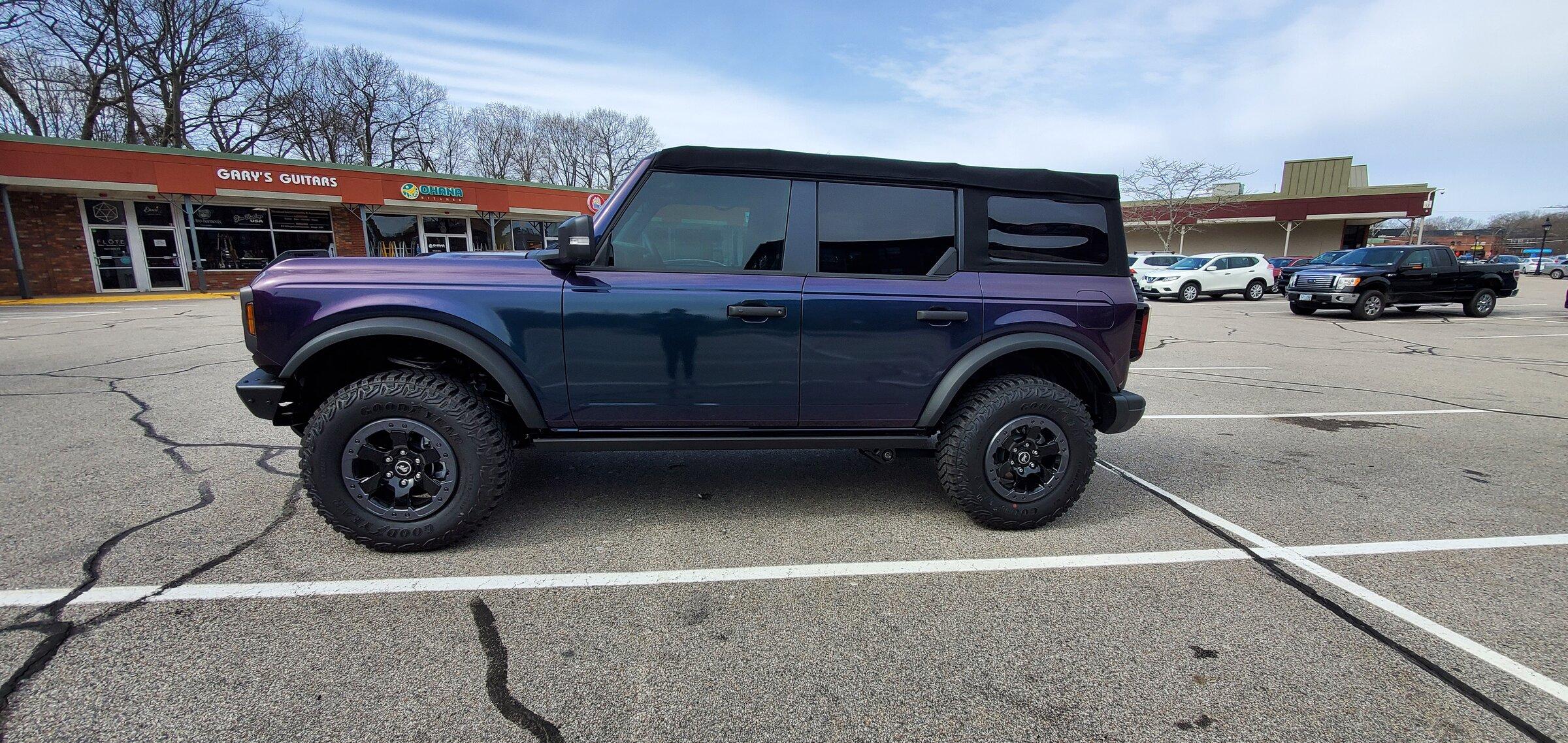 Ford Bronco Deep Space Flip Bronco 20220403_104530